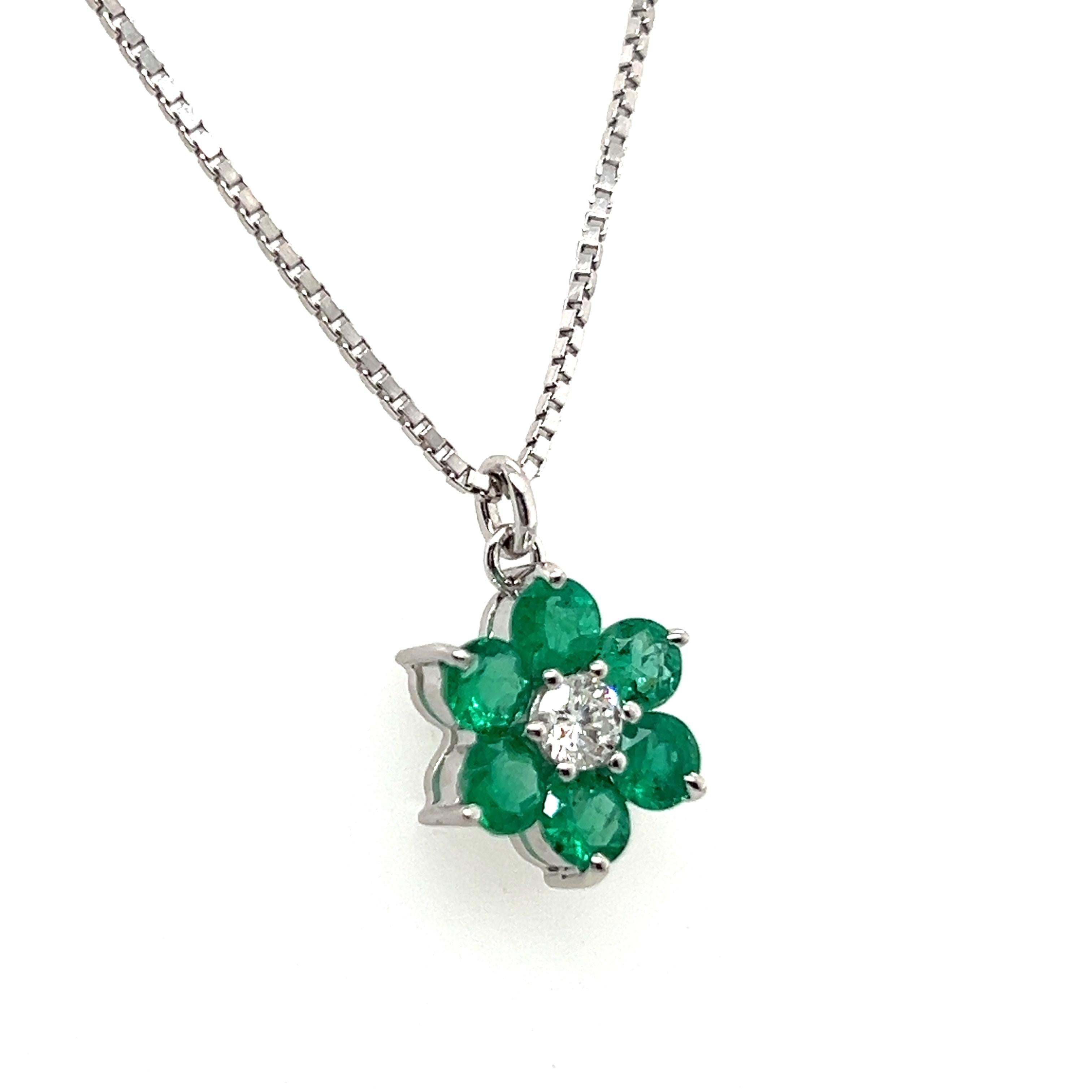 Emeralds & Diamond Flower Necklace in 18 Karat White Gold For Sale 3