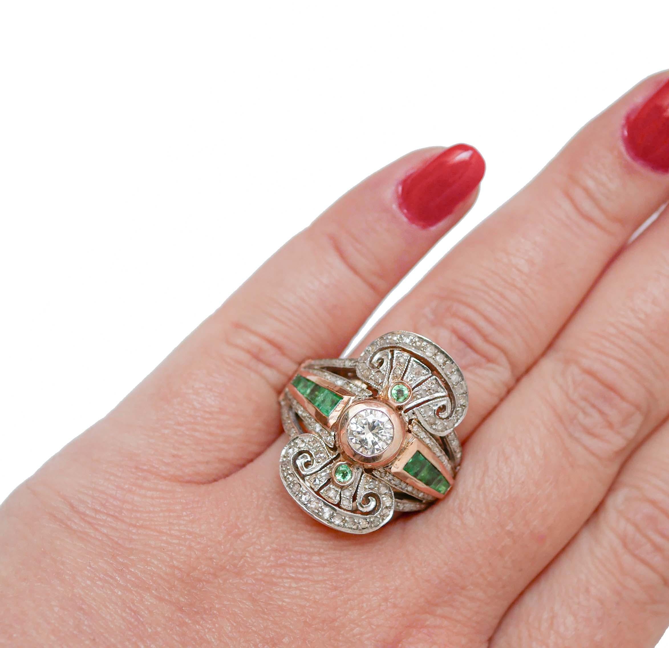 Emeralds, Diamonds, 14 Karat Rose Gold and Silver Ring. In Good Condition For Sale In Marcianise, Marcianise (CE)