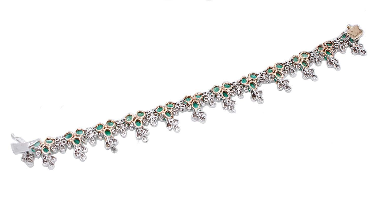 Armband aus 14 Karat Weiß- und Roségold mit Smaragden, Diamanten (Retro) im Angebot