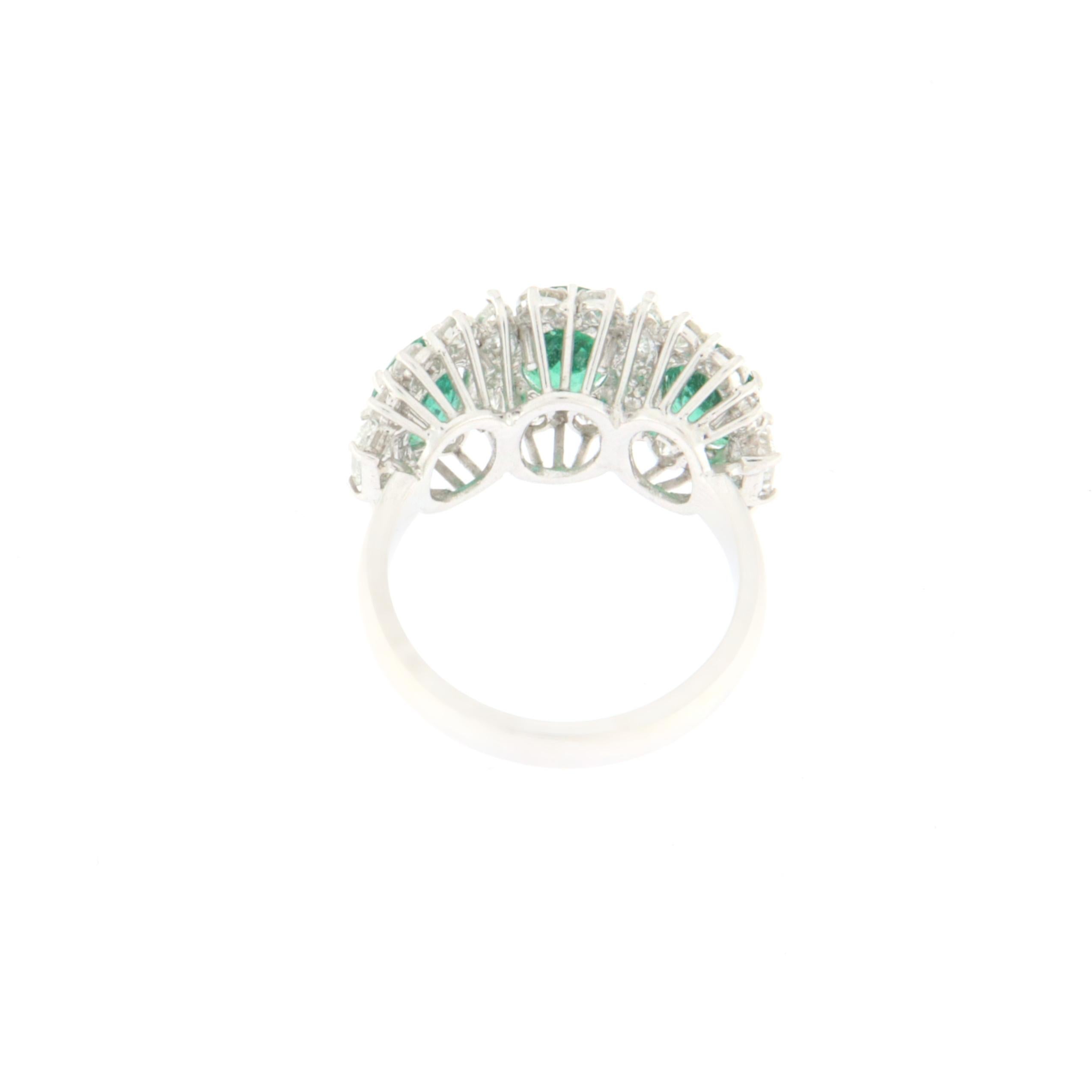 Emeralds Diamonds 18 Karat White Gold Cocktail Ring In New Condition For Sale In Marcianise, IT