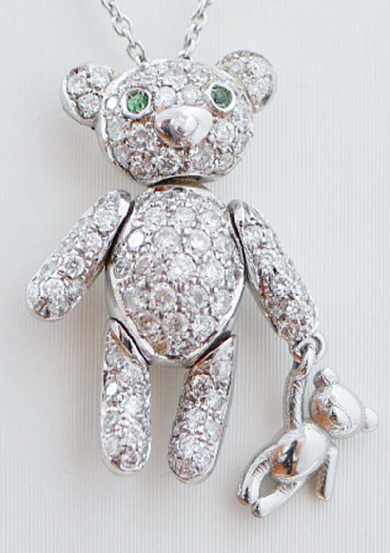 Esmeraldas, Diamantes, Oro Blanco 18 Kilates Collar Colgante Teddy en venta