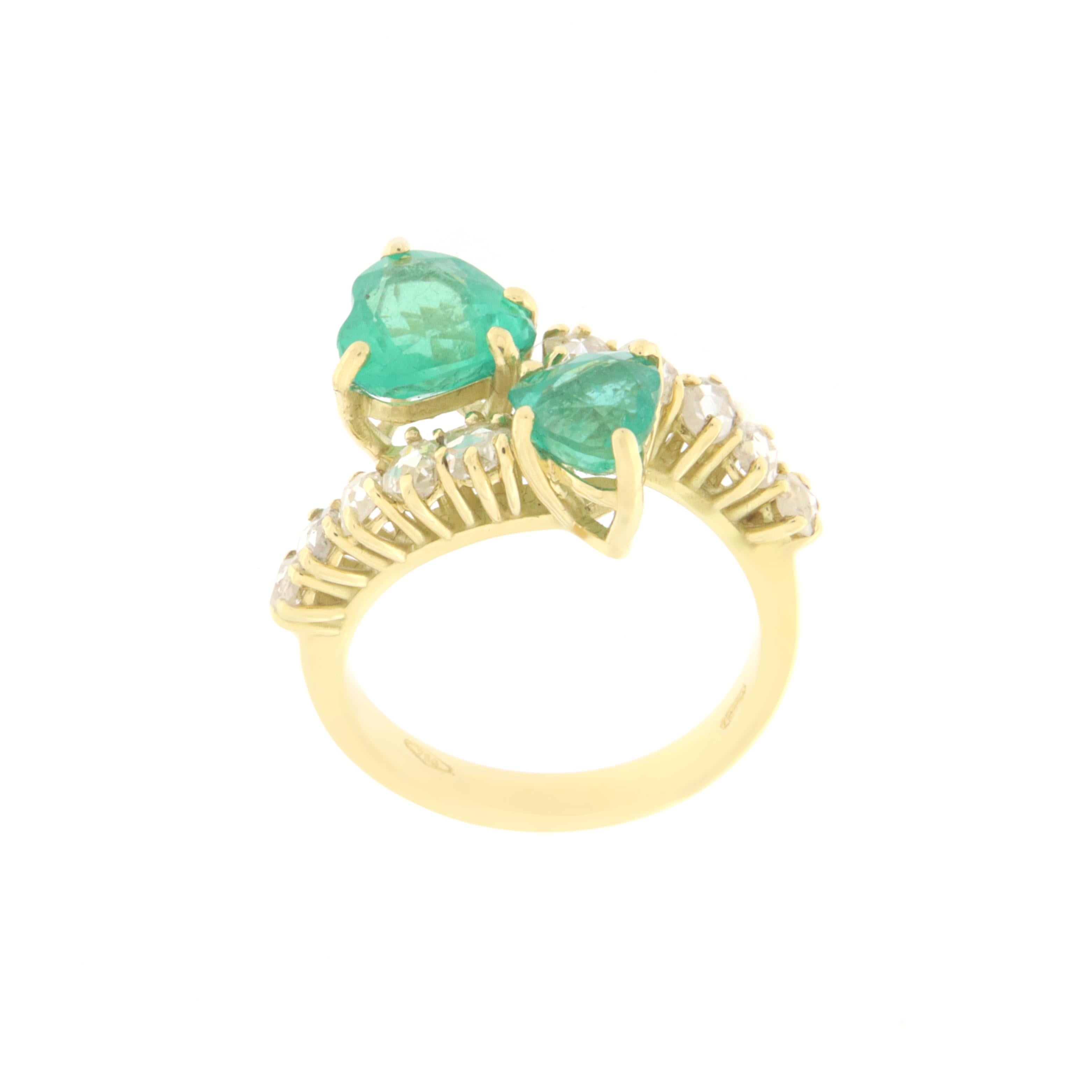 Heart Cut Emeralds Diamonds 18 Karat Yellow Gold Cocktail Ring For Sale