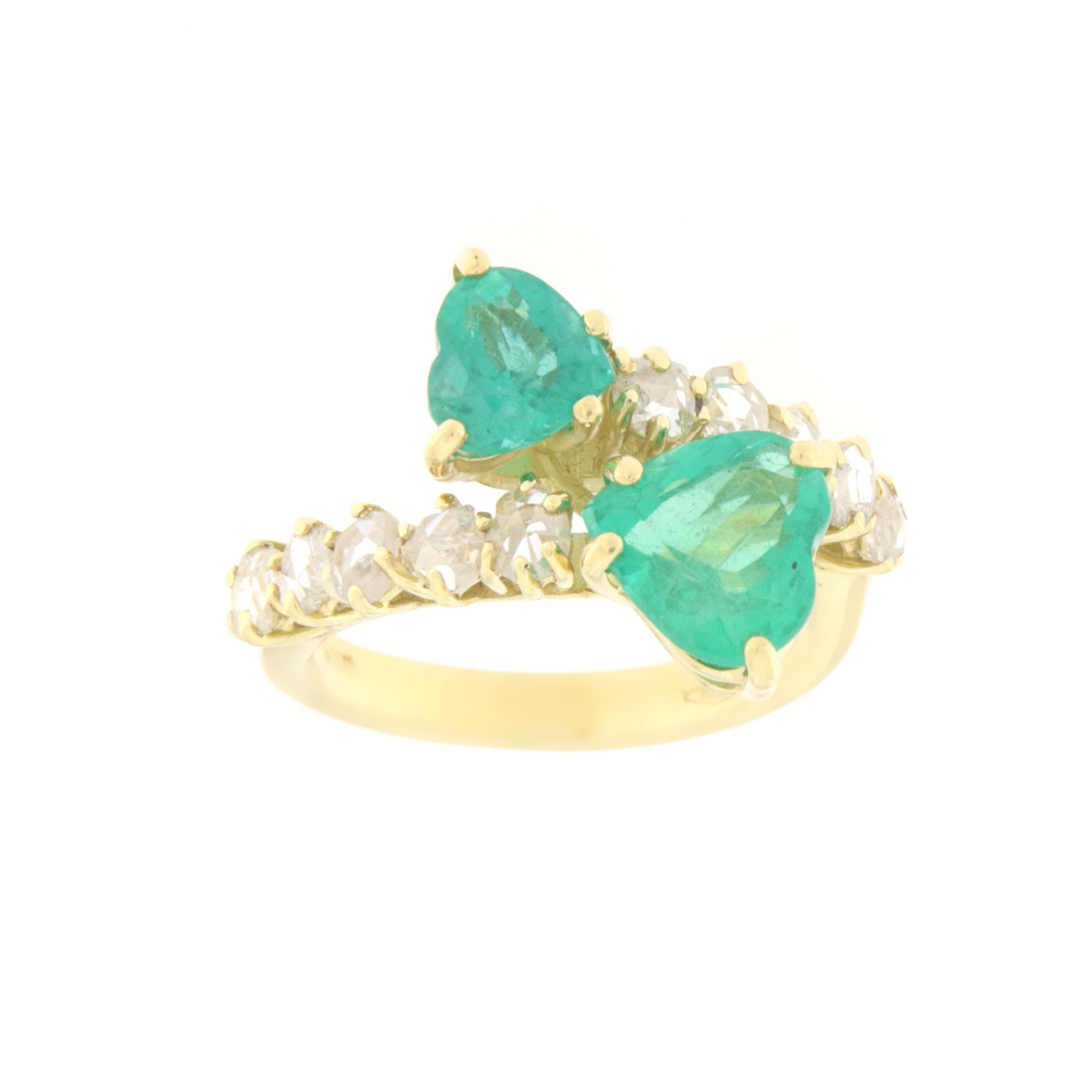 Women's Emeralds Diamonds 18 Karat Yellow Gold Cocktail Ring For Sale