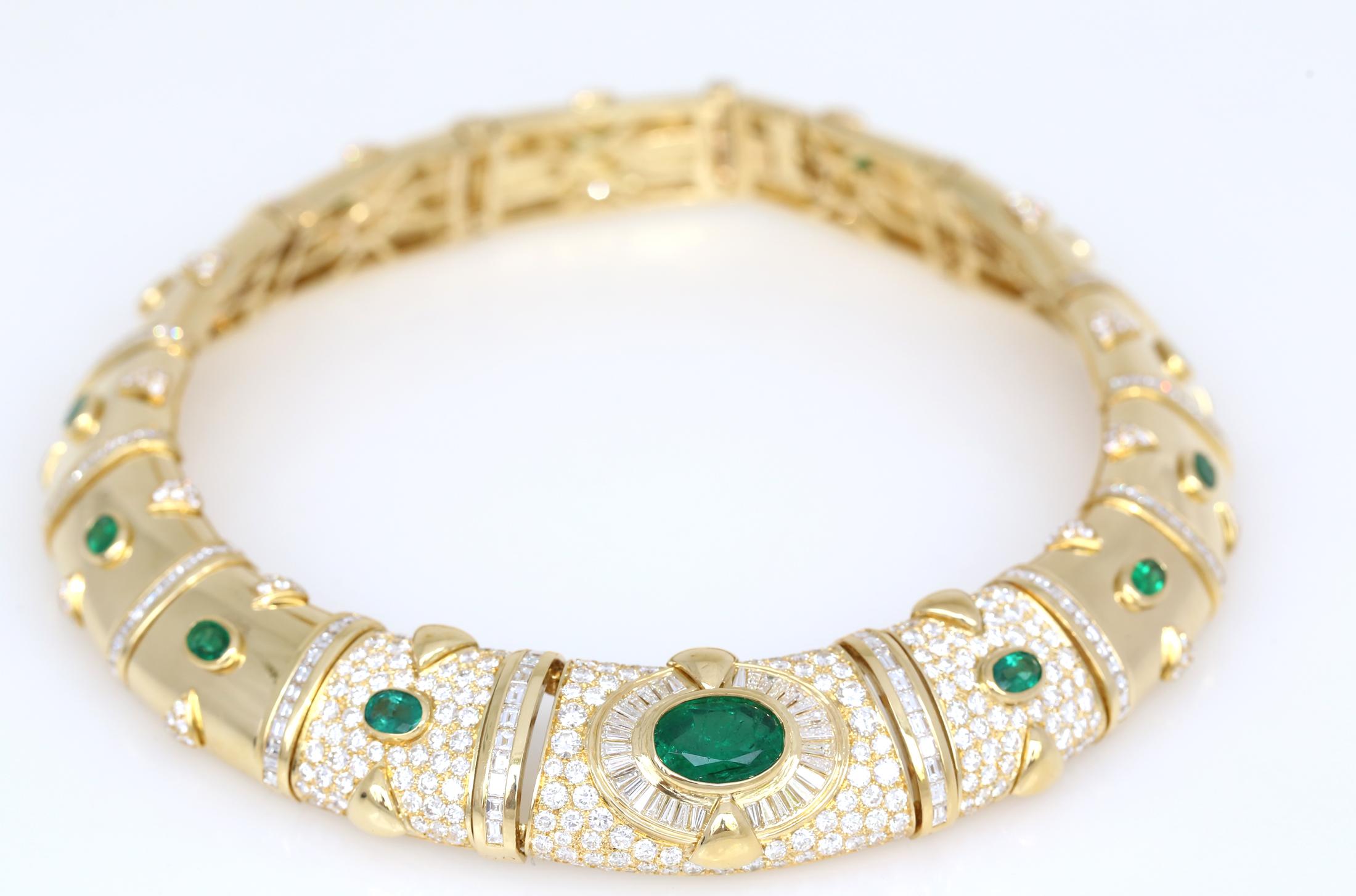 Emeralds Diamonds Necklace Earrings Set Yellow Gold 18K, 1984 For Sale 8