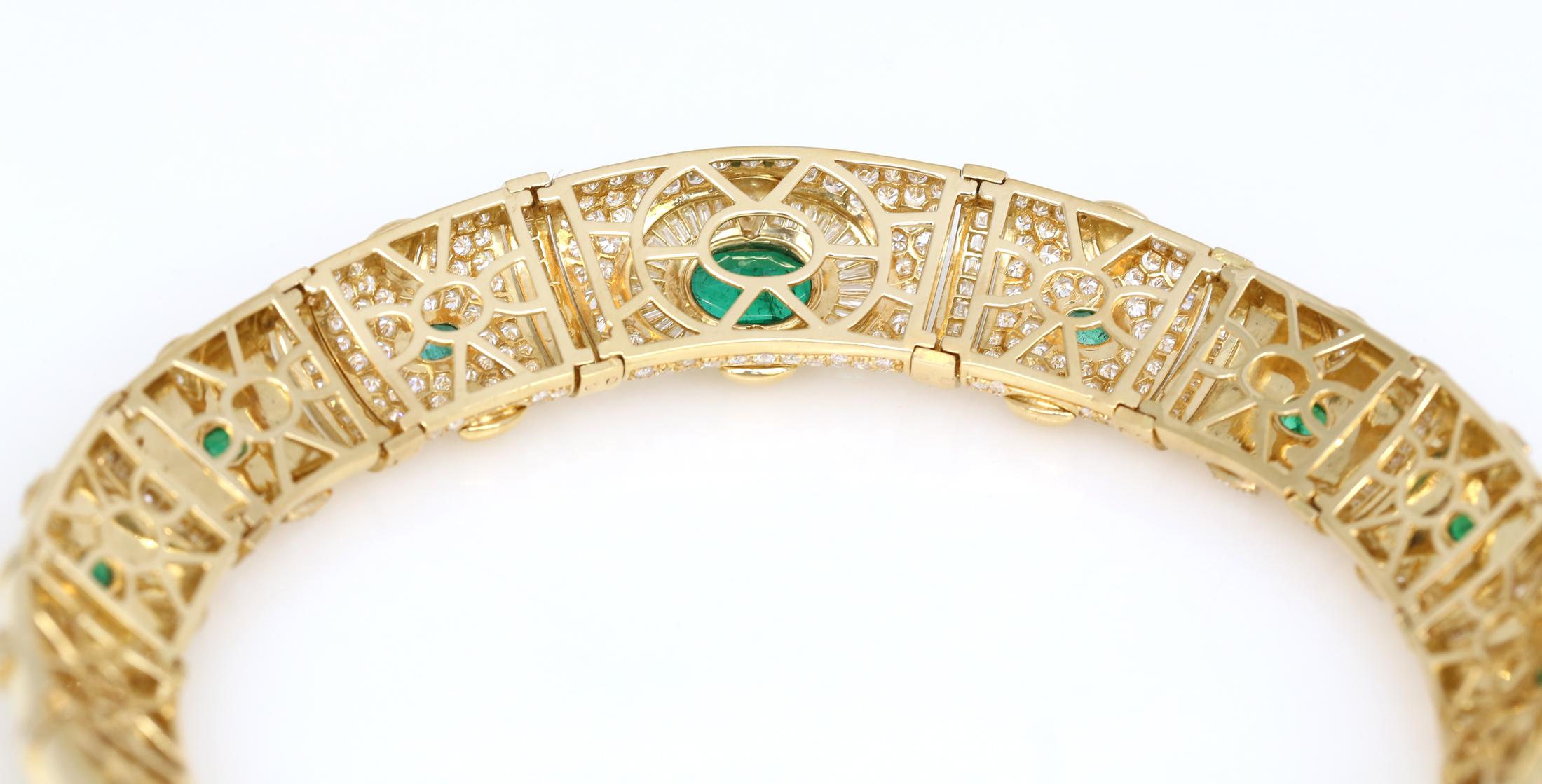 Emeralds Diamonds Necklace Earrings Set Yellow Gold 18K, 1984 For Sale 9