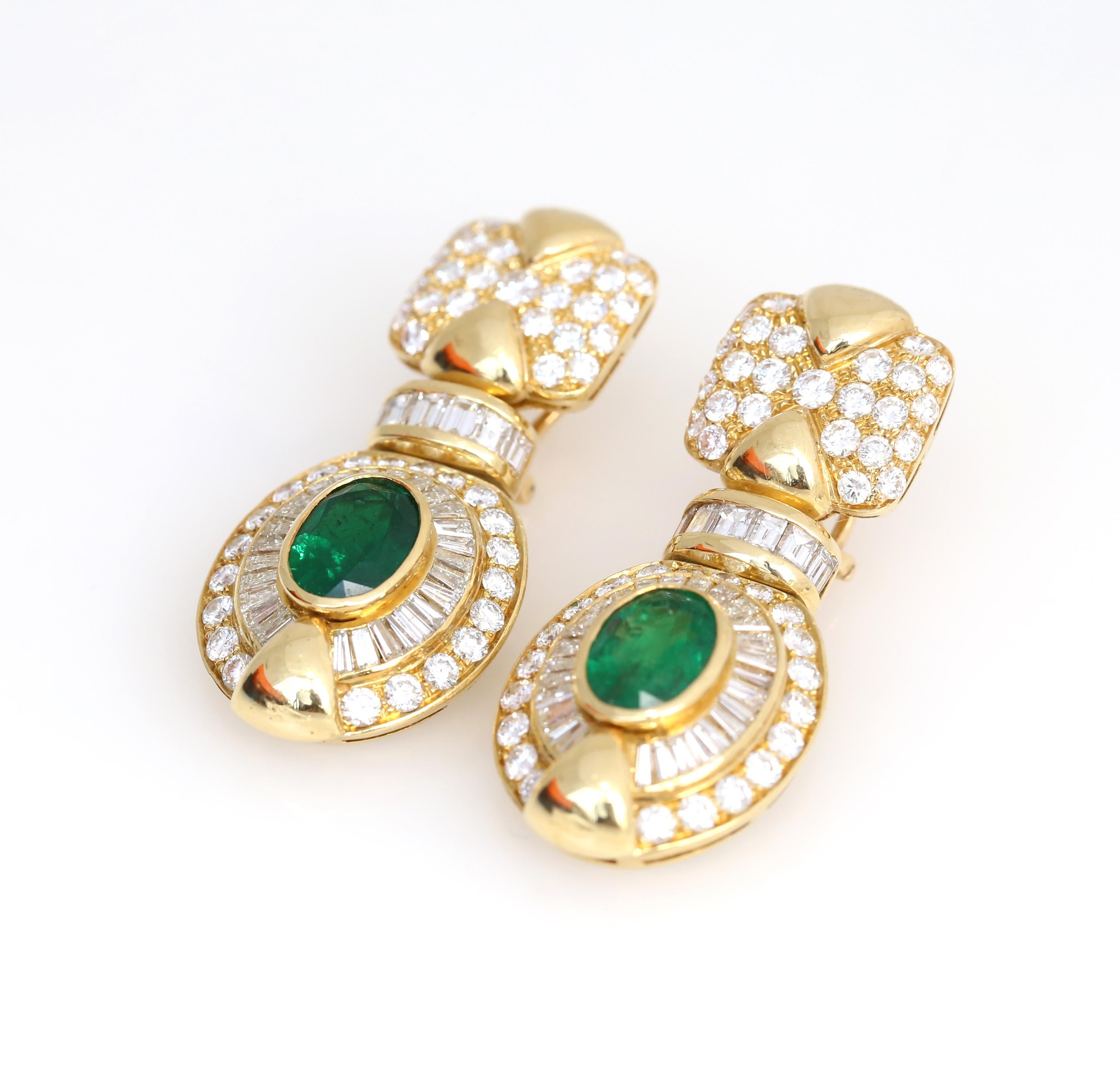 Emeralds Diamonds Necklace Earrings Set Yellow Gold 18K, 1984 In Good Condition For Sale In Herzelia, Tel Aviv