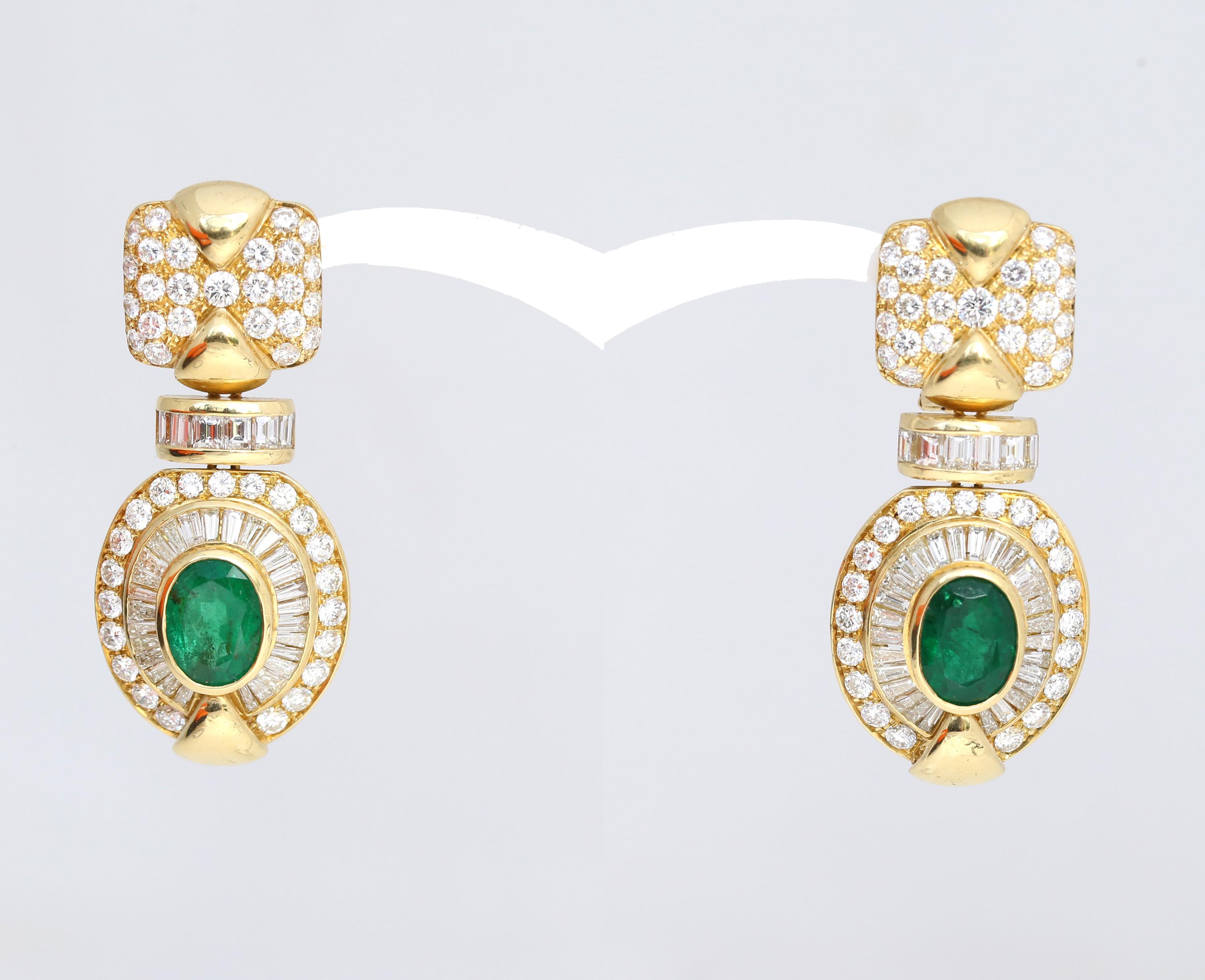 Emeralds Diamonds Necklace Earrings Set Yellow Gold 18K, 1984 For Sale 2
