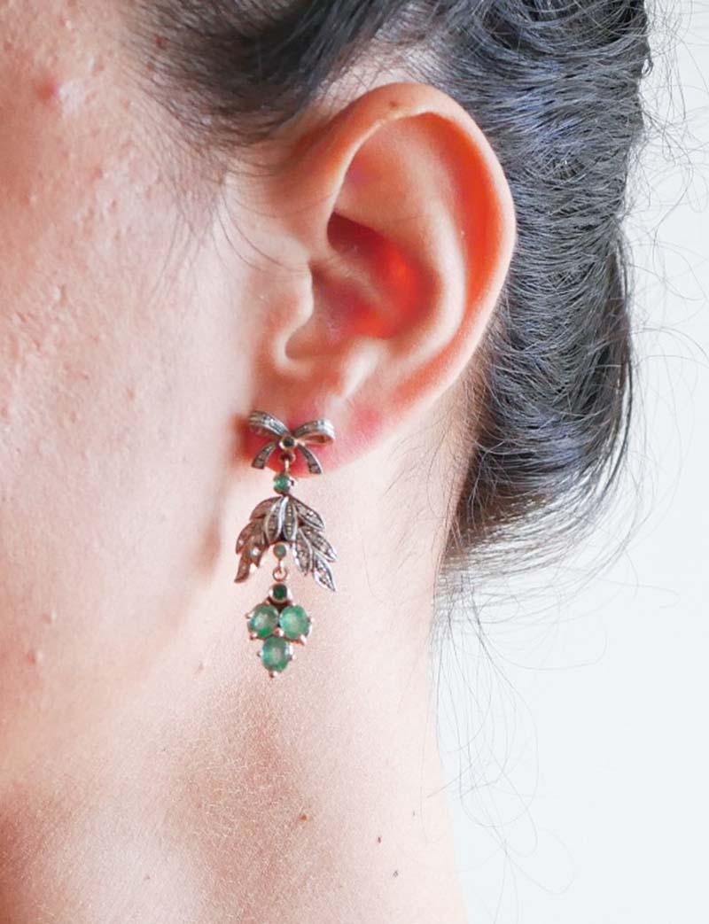 Boucles d'oreilles en or rose, émeraudes et diamants. Bon état - En vente à Marcianise, Marcianise (CE)