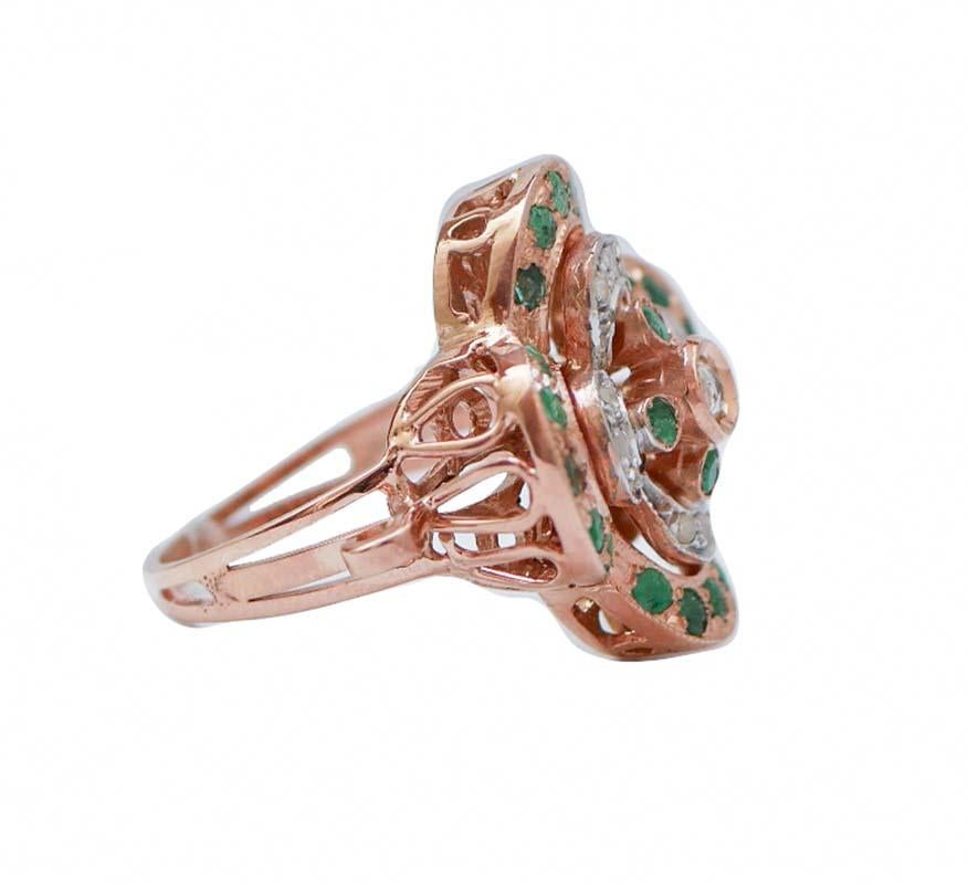 Anello Retrò in oro rosa 9 kt e struttura in argento con smeraldi e diamanti.
Questo anello è stato realizzato totalmente a mano da maestri orafi italiani ed è in perfette condizioni.
Diamanti 0.23 ct
Smeraldi 1,50 ct
Peso totale 7.30 gr
RF  