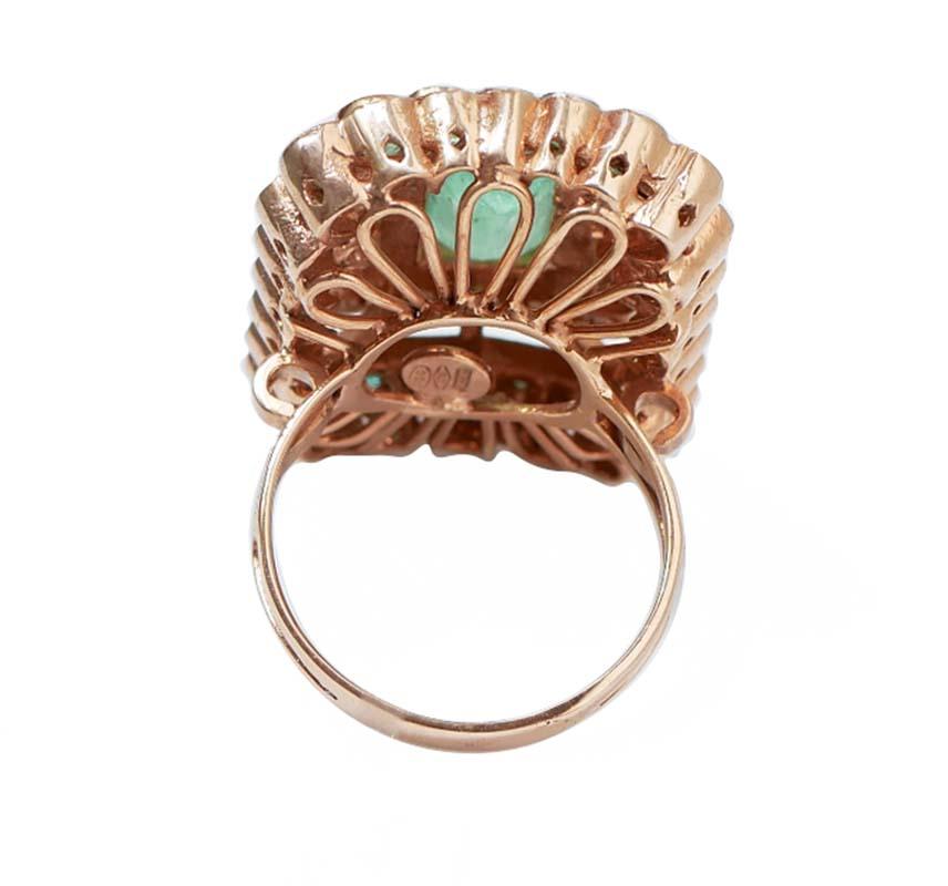 Rétro Emeralds, Diamonds, Rose Gold and Silver Ring. en vente