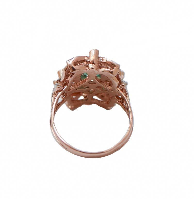 Rétro Anello con smeraldi, diamanti, oro rosa e argento. in vendita
