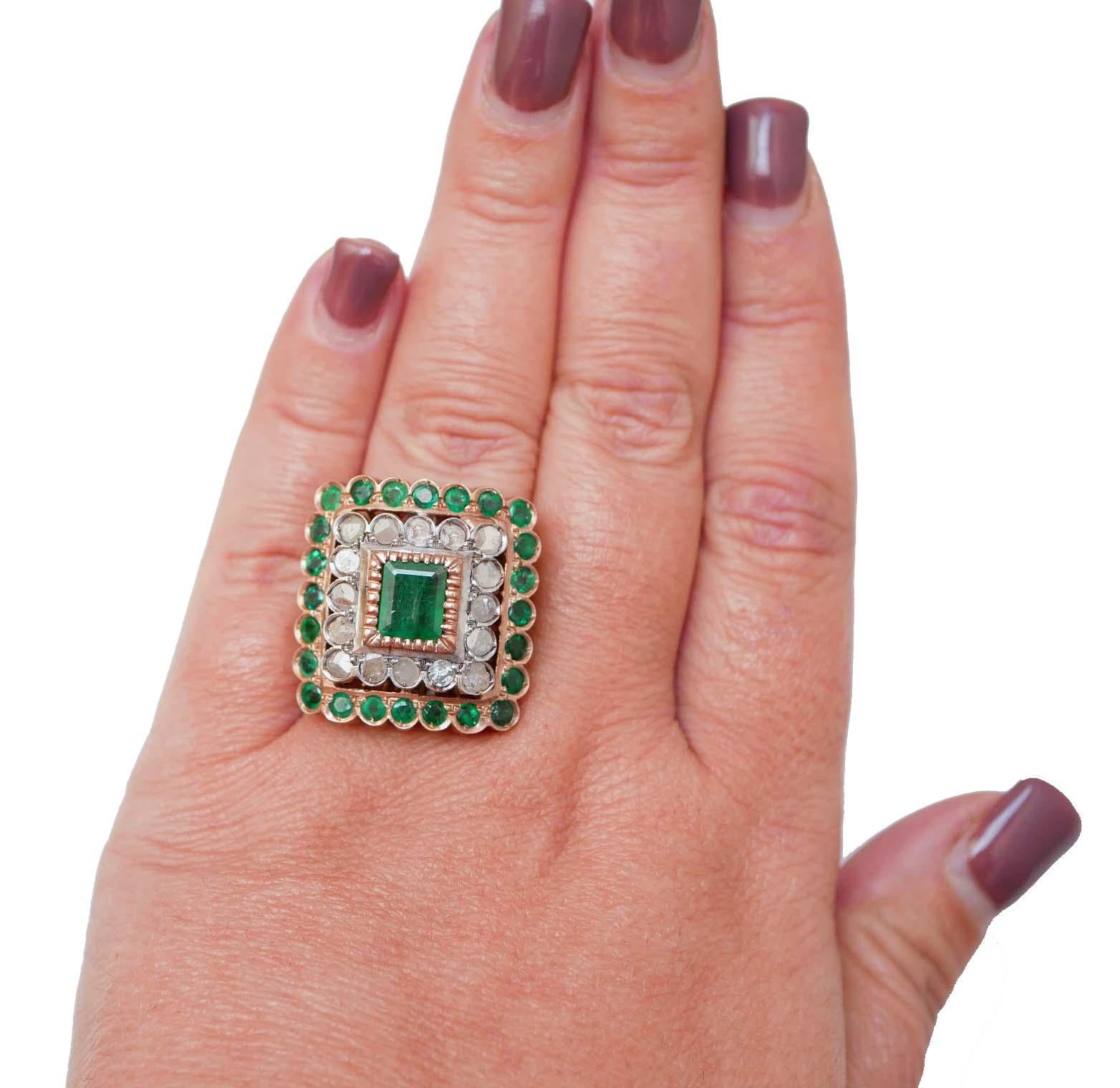 Taglio misto Anello con smeraldi, diamanti, oro rosa e argento. in vendita