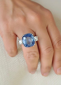 Emeralds Maravellous 13.10 Carat Unheated Ceylon Blue Sapphire Diamond Ring