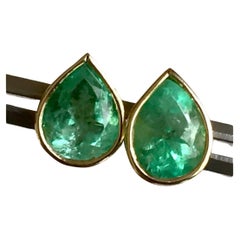Emeralds Maravellous 2.40 Carat Natural Colombian Emerald Pear Cut Earrings 18K