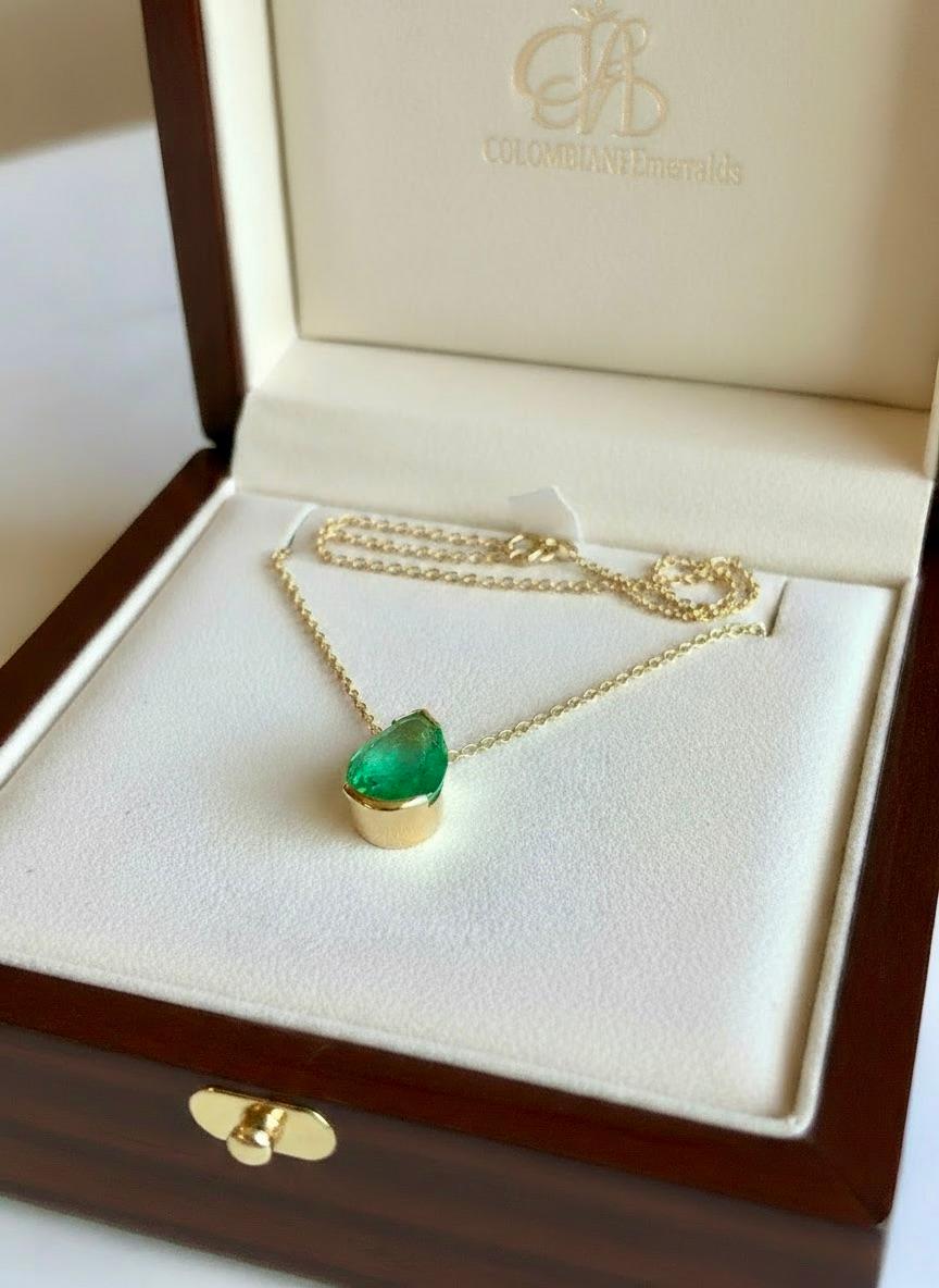 Smeraldi Maravellous 3,00 Carati Colombiani Smeraldo Pear Drop Collana 18K in vendita 3