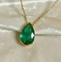 Emeralds Maravellous 3.00 Carat Colombian Emerald Pear Drop Pendant Necklace 18K