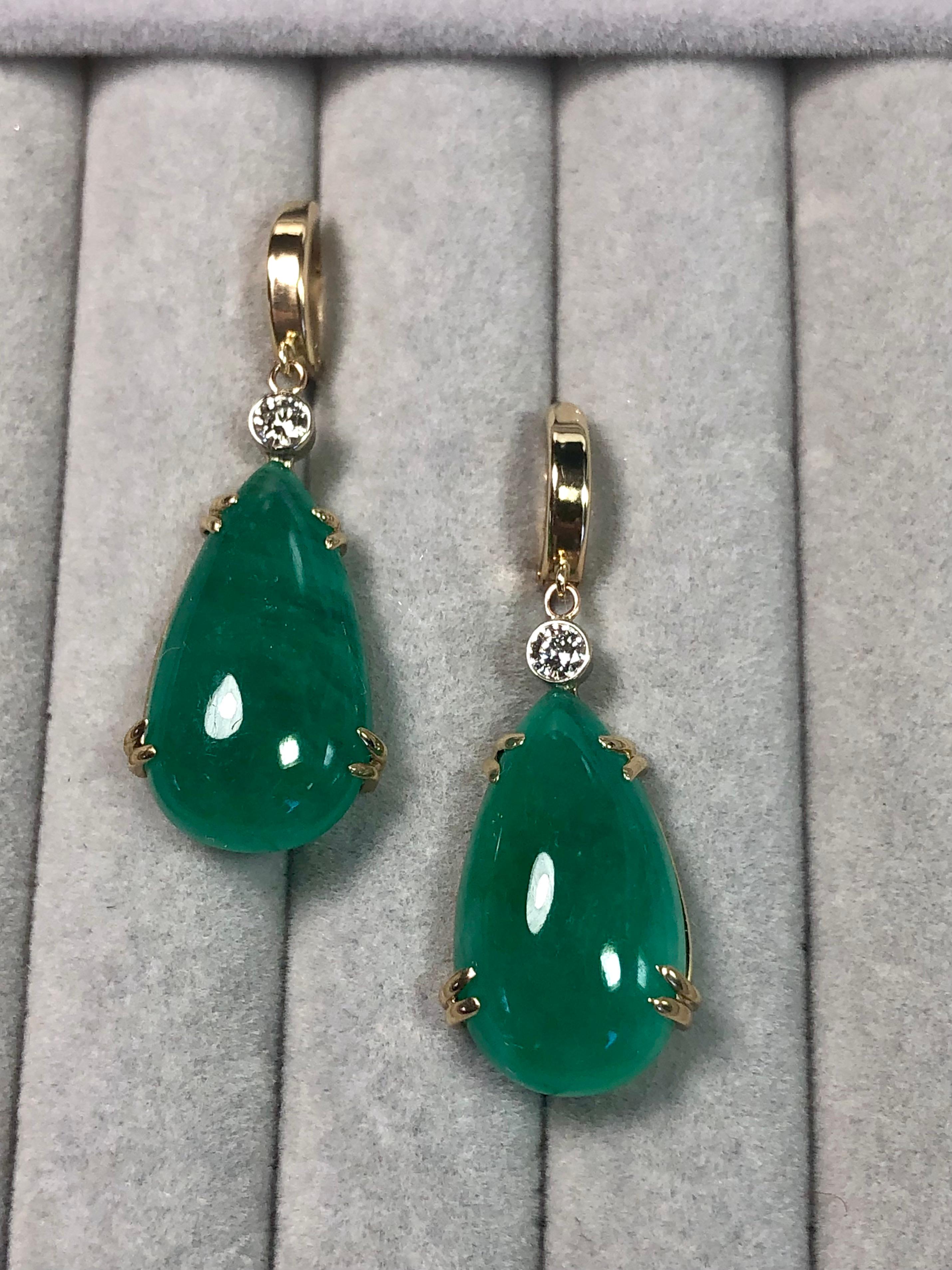 Emeralds Maravellous 36 Carat Certified Colombian Emerald Diamond Drop Earrings For Sale 2