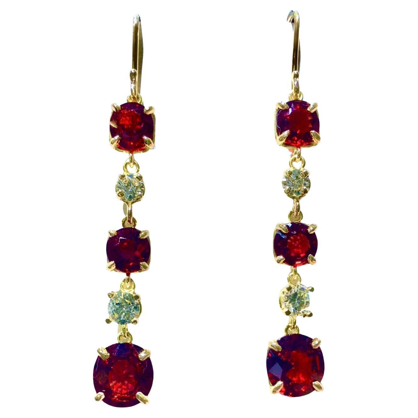 Taglio cuscino antico Emeralds Maravellous 6,79 Carati Senza Calore Spinello Rosso e Diamante 18K Orecchino a Goccia in vendita