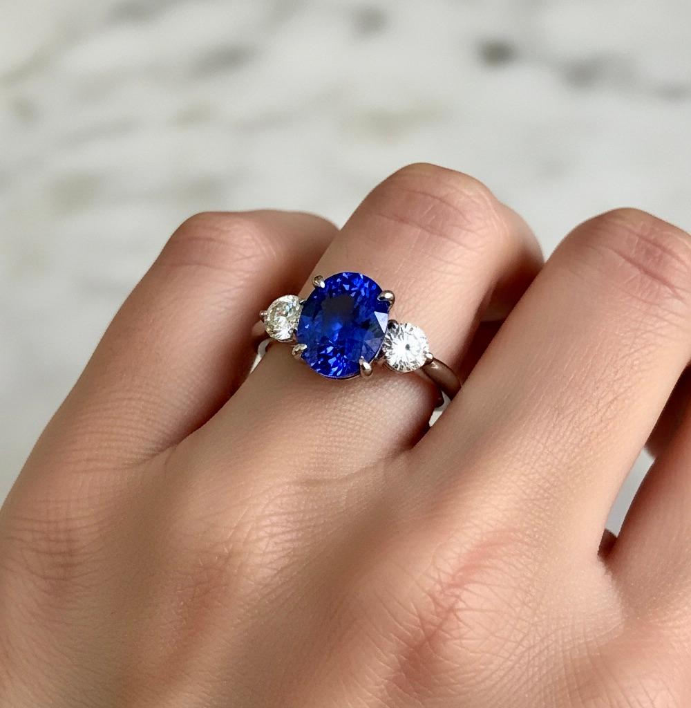 Smaragde Wunderschöner 7,18 Karat GIA No Heat Color-Changing Saphir Diamant Ring (Zeitgenössisch) im Angebot