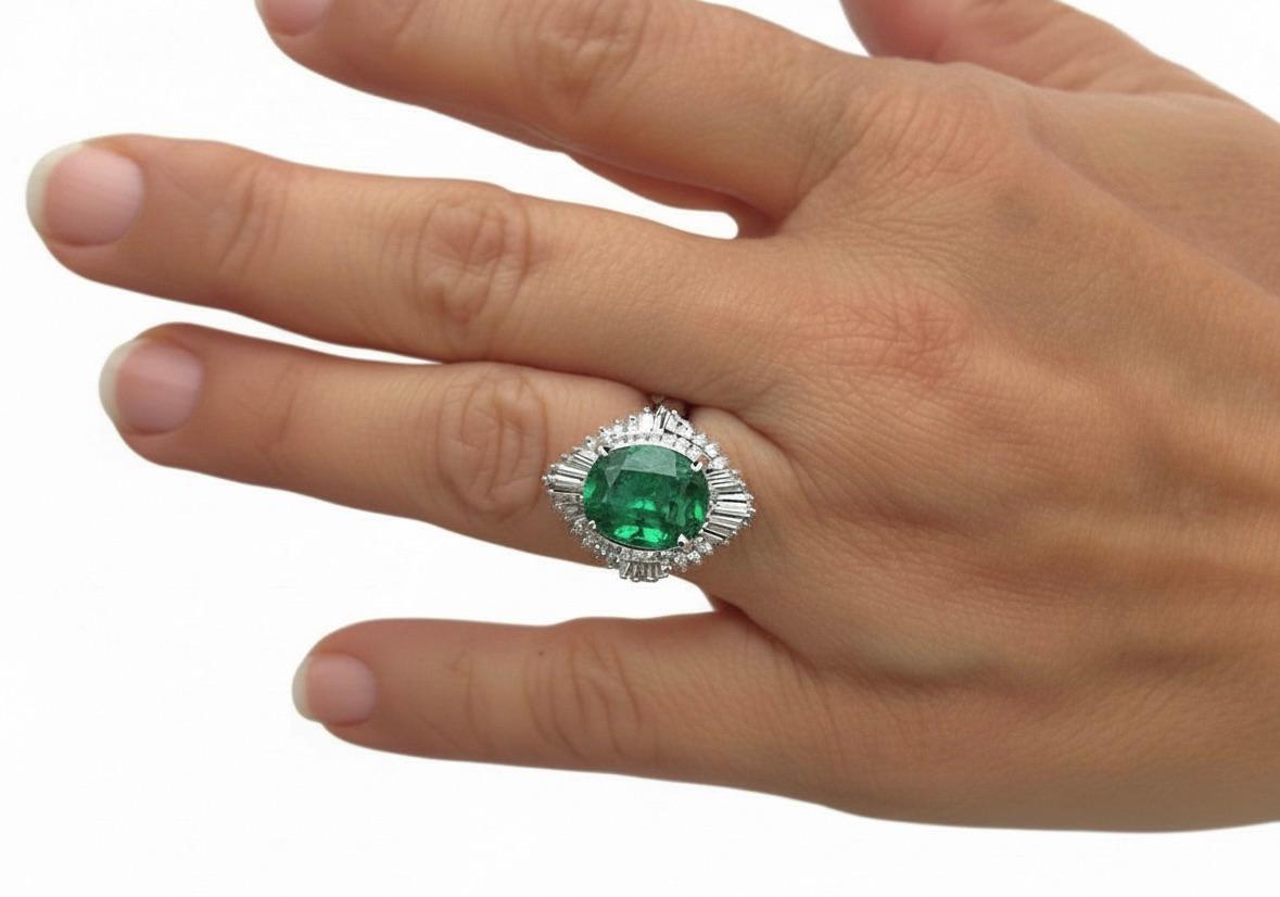 Smeraldi Maravellous Anello di fidanzamento in platino con diamante smeraldo colombiano d'epoca in vendita 3