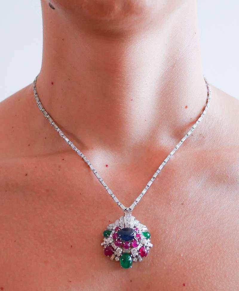 De las mujeres Collar Colgante Esmeraldas, Rubíes, Zafiro, Diamantes, Oro Blanco 18 Kilates. en venta