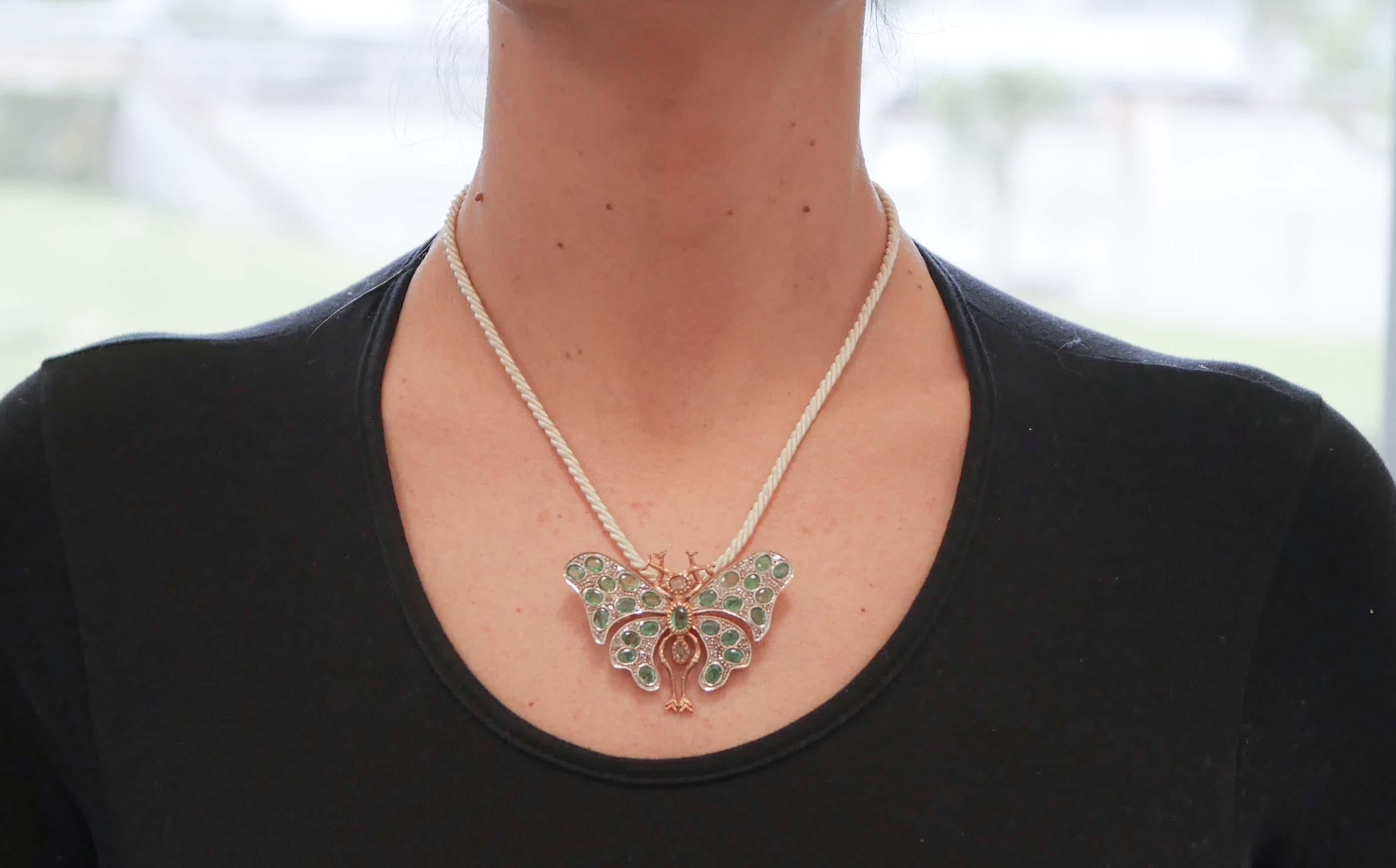 Broche/Colgante Mariposa Esmeraldas, Diamantes, Oro Rosa y Plata en Bueno Estado en Marcianise, Marcianise (CE)