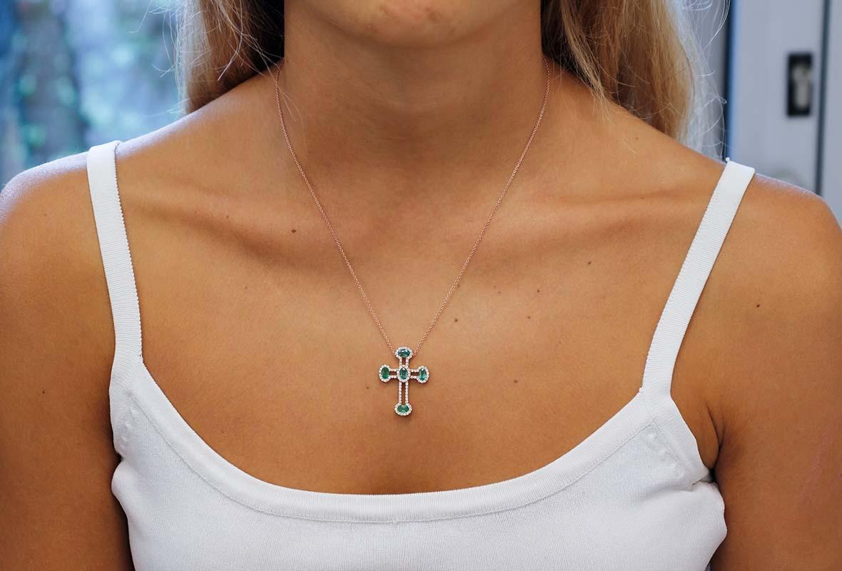 Emeralds, White Diamonds, 18 Karat Rose Gold Cross Pendant Necklace In New Condition In Marcianise, Marcianise (CE)