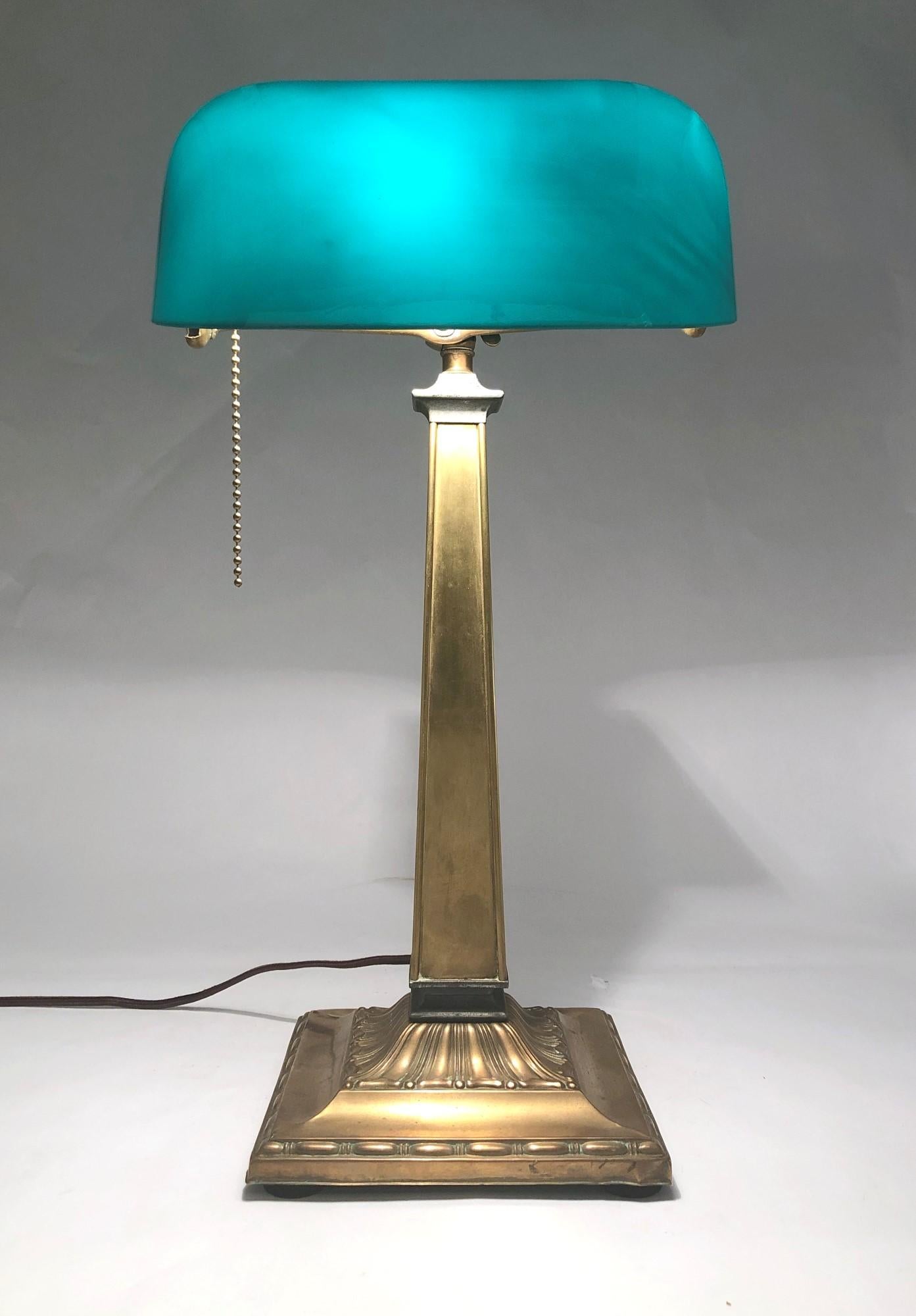 emeralite lamp