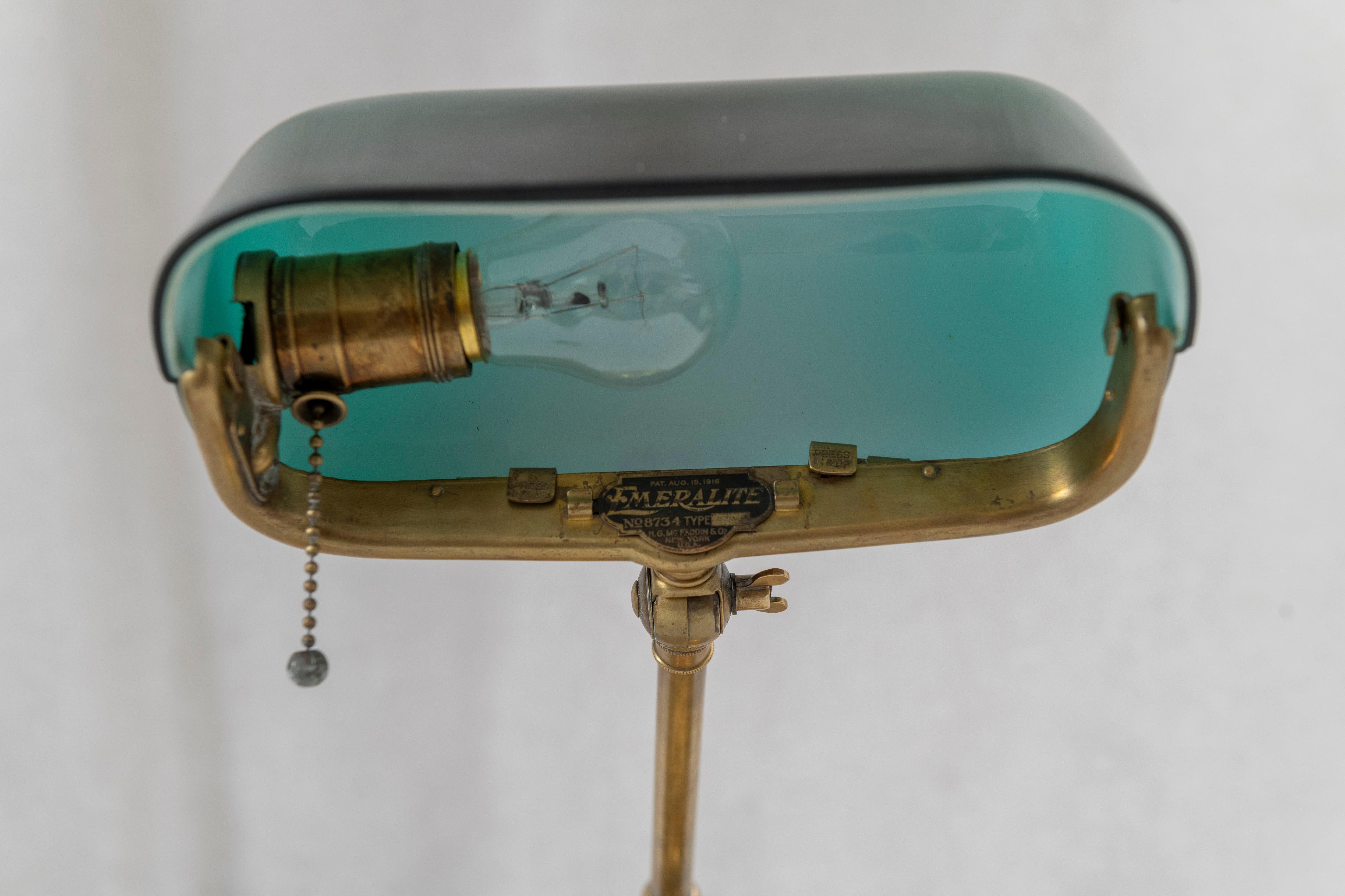 Emeralite Green Shade Banker's Lamp, ca. 1917 In Good Condition For Sale In Petaluma, CA