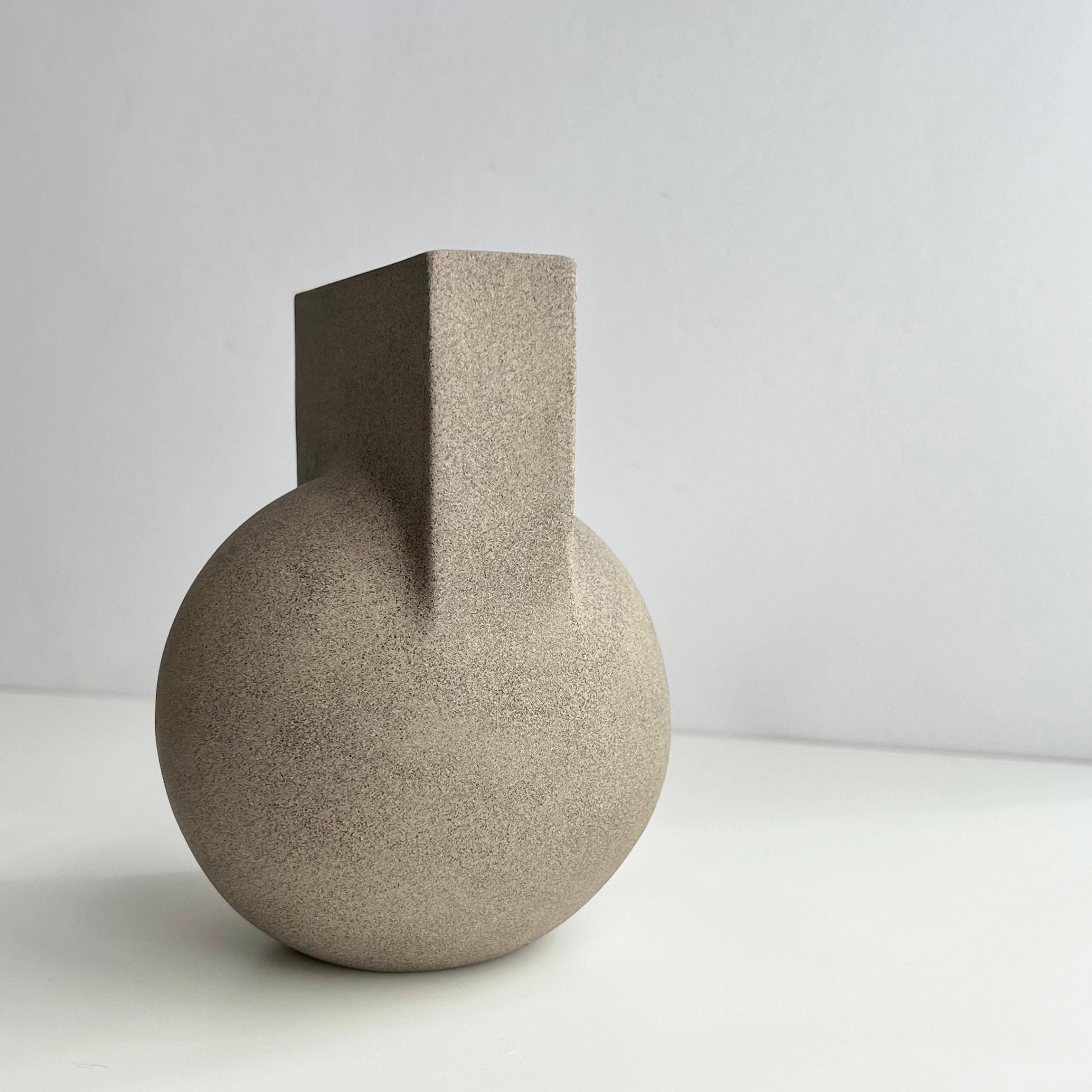 Postmoderno Vaso scultoreo Emerge di Karin Amdal in vendita