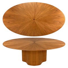 Collection Emergence Table de salle à manger ovale en noyer par Aaron Saxton