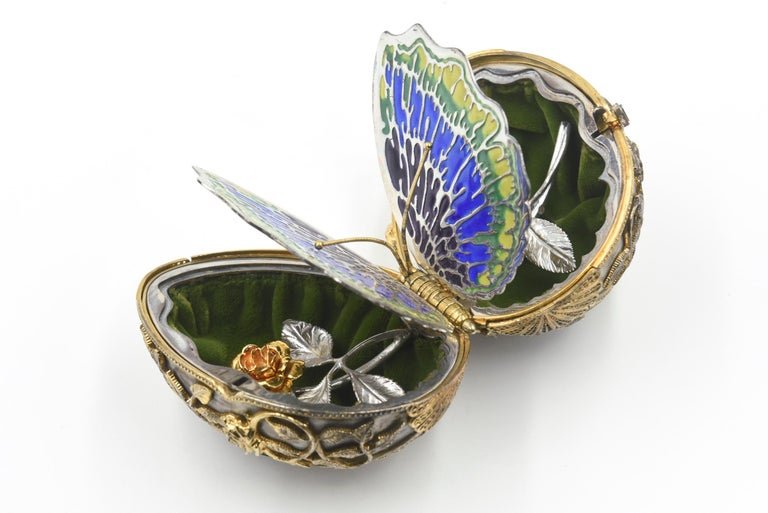 Papillon Pendentif Oeuf Faberge style - Pendentif bleu forme Oeuf avec