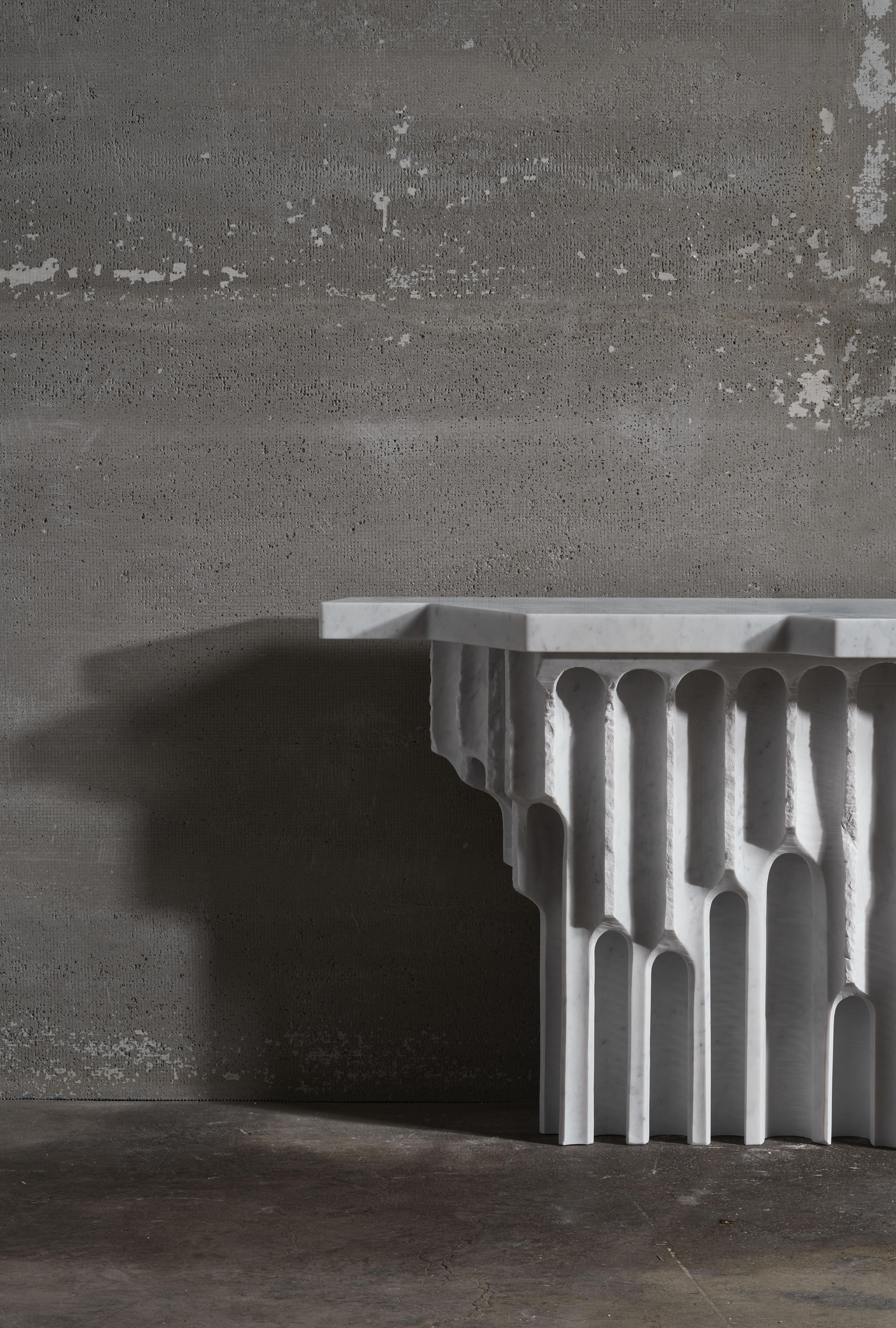 Moderne Emersa Console Table in Bianco Carrara Marble by Bufalini Marmi en vente