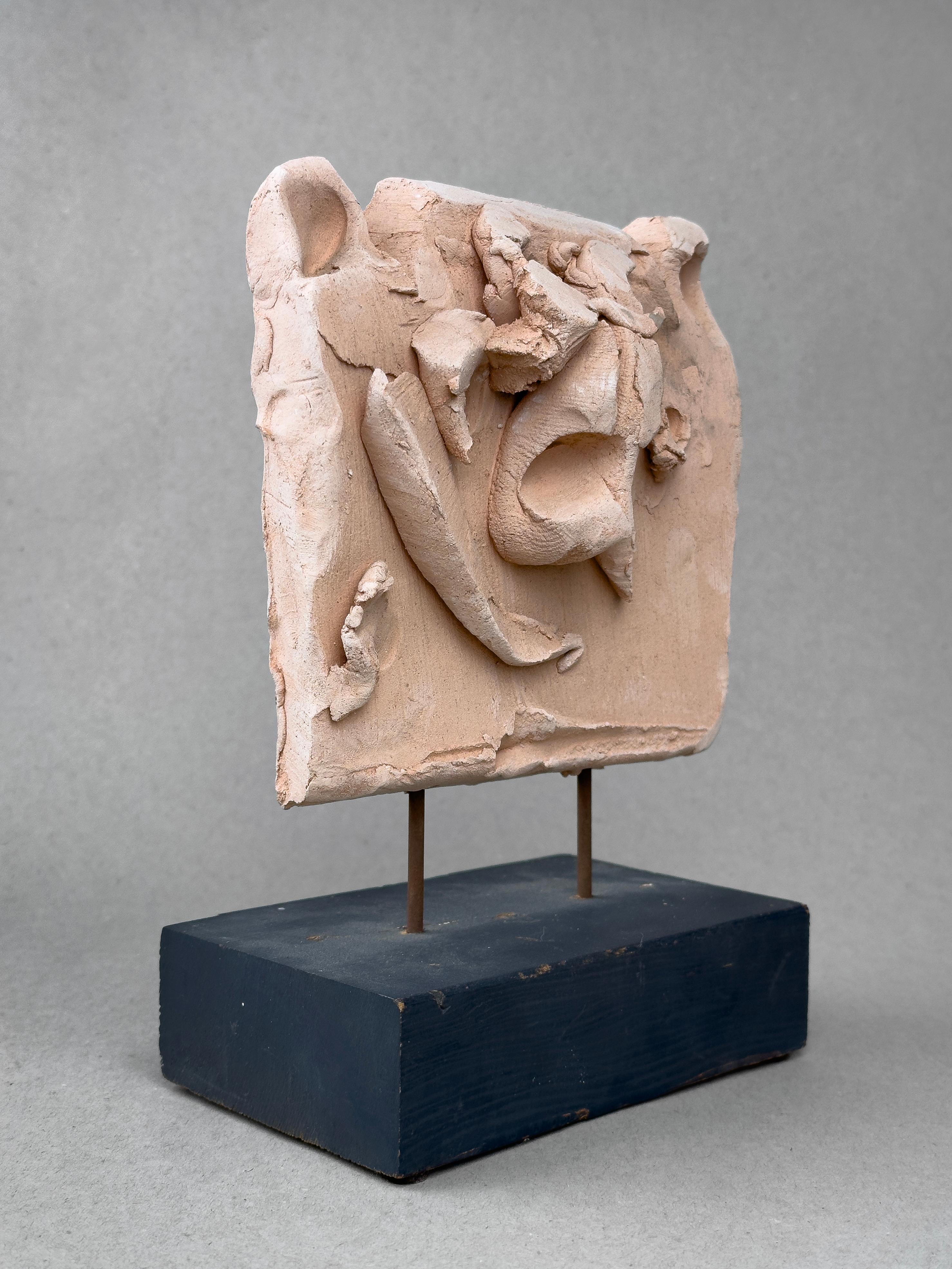 EMERSON WOELFFER
Abstract Form No. 2
1979

Terra cotta on wooden plinth

3.5 x 5.5 x 8.5 inches