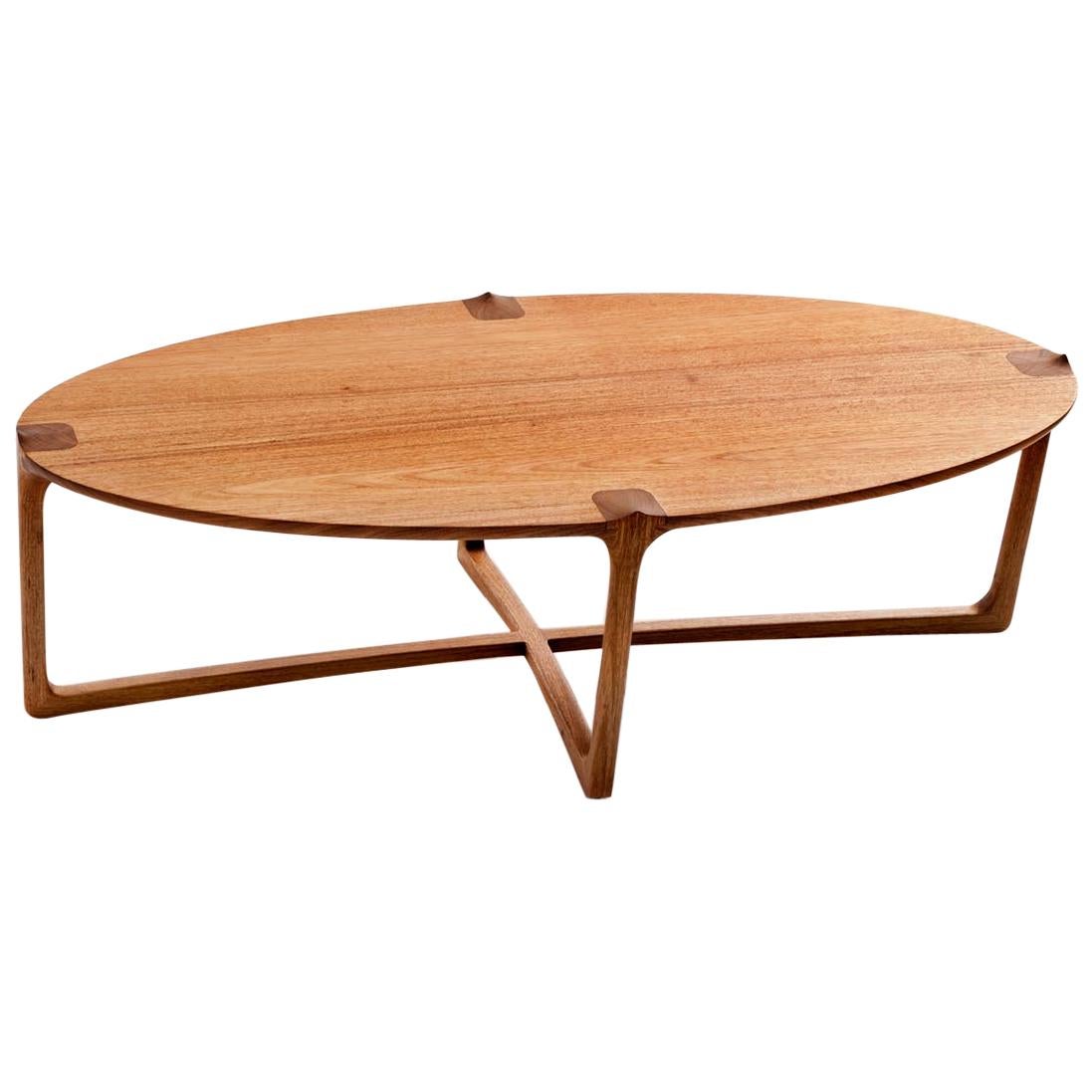 Tavolino "Emi" di Marcos Amato, design brasiliano contemporaneo