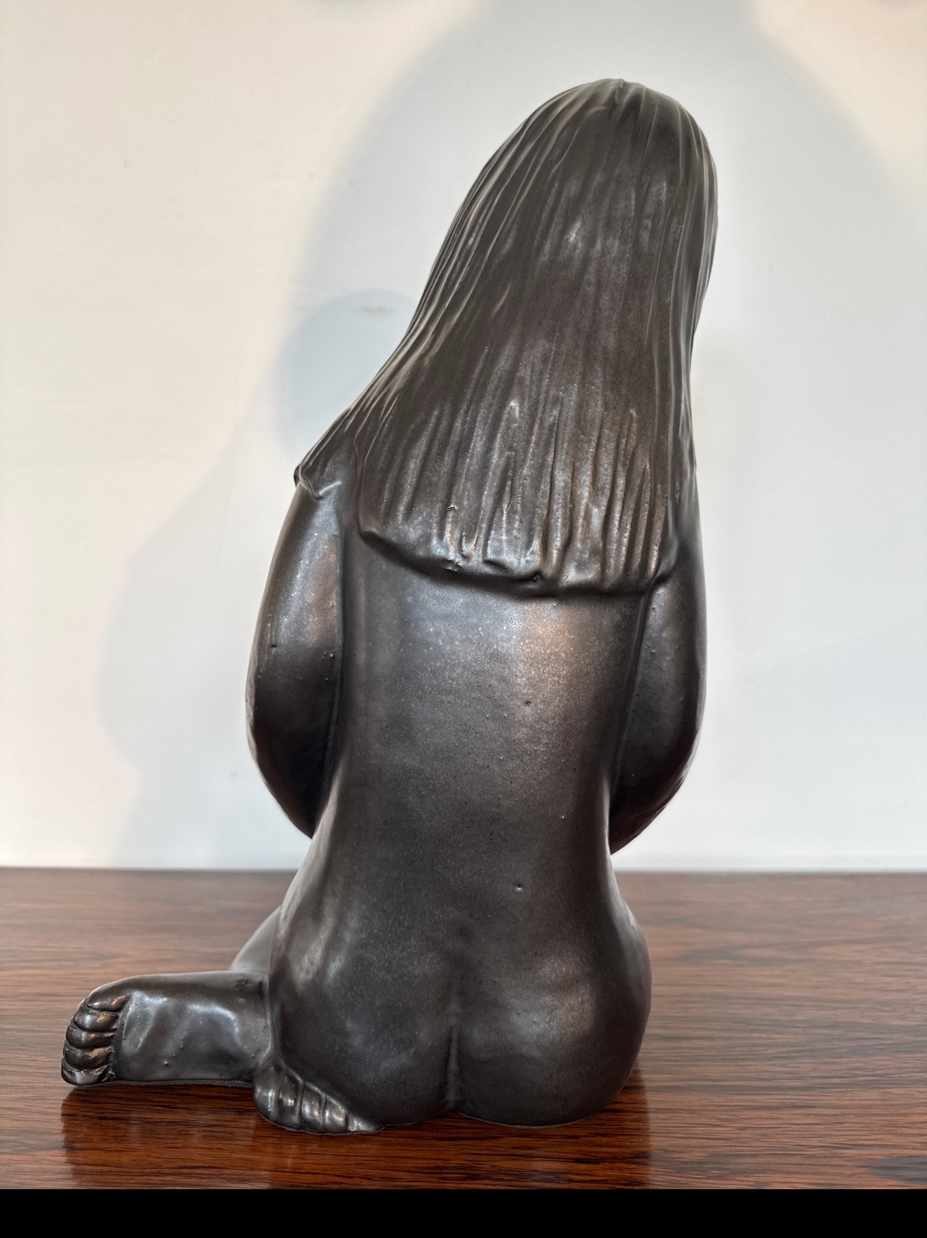 Emiel Laskaris Keramische Statue Mutter und Kind Belgien Künstler 1970er (Ende des 20. Jahrhunderts) im Angebot