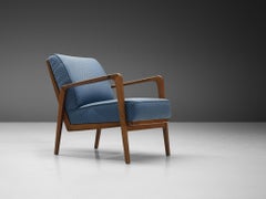 Emiel Veranneman: Loungesessel „La Chaise“ aus Kirschbaumholz und blauem Rhomboid-Stoff