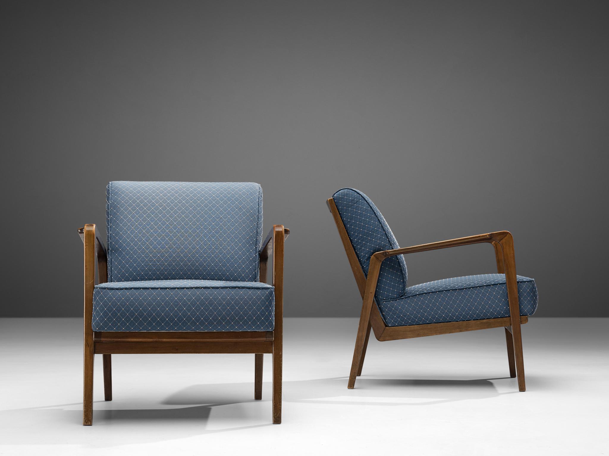 Emiel Veranneman Pair of Rare Lounge Chairs in Cherry and Blue Upholstery  In Good Condition For Sale In Waalwijk, NL