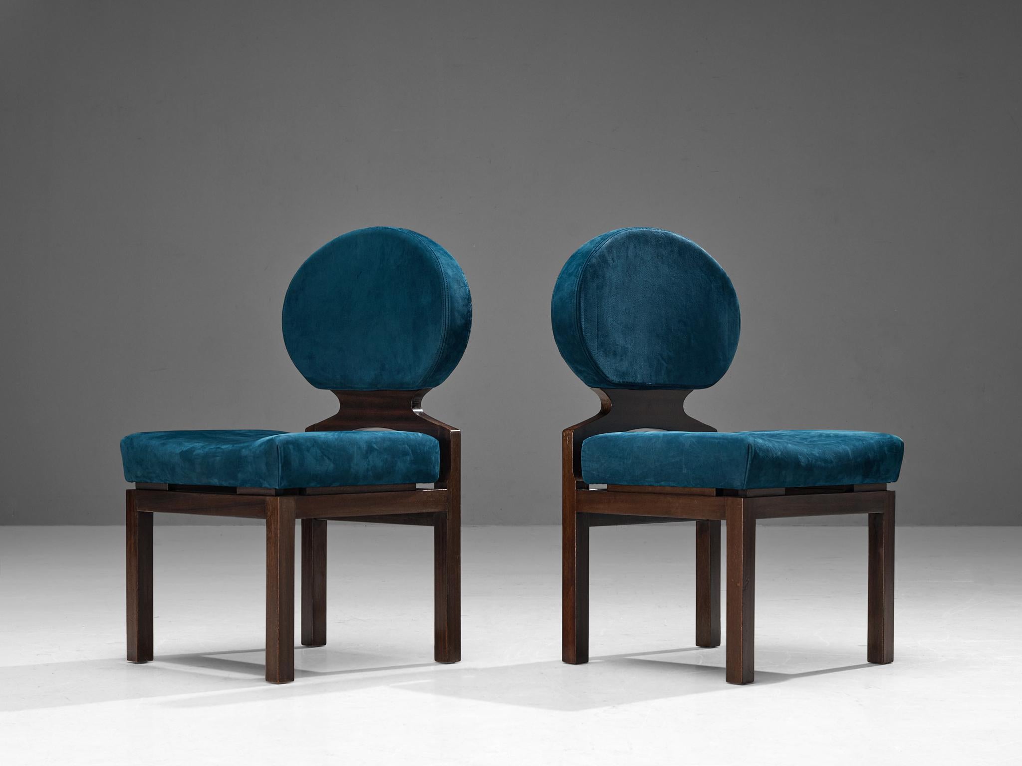 Emiel Veranneman Achter-Set 'Osaka' Esszimmerstühle aus blauem Nubukleder (Postmoderne) im Angebot