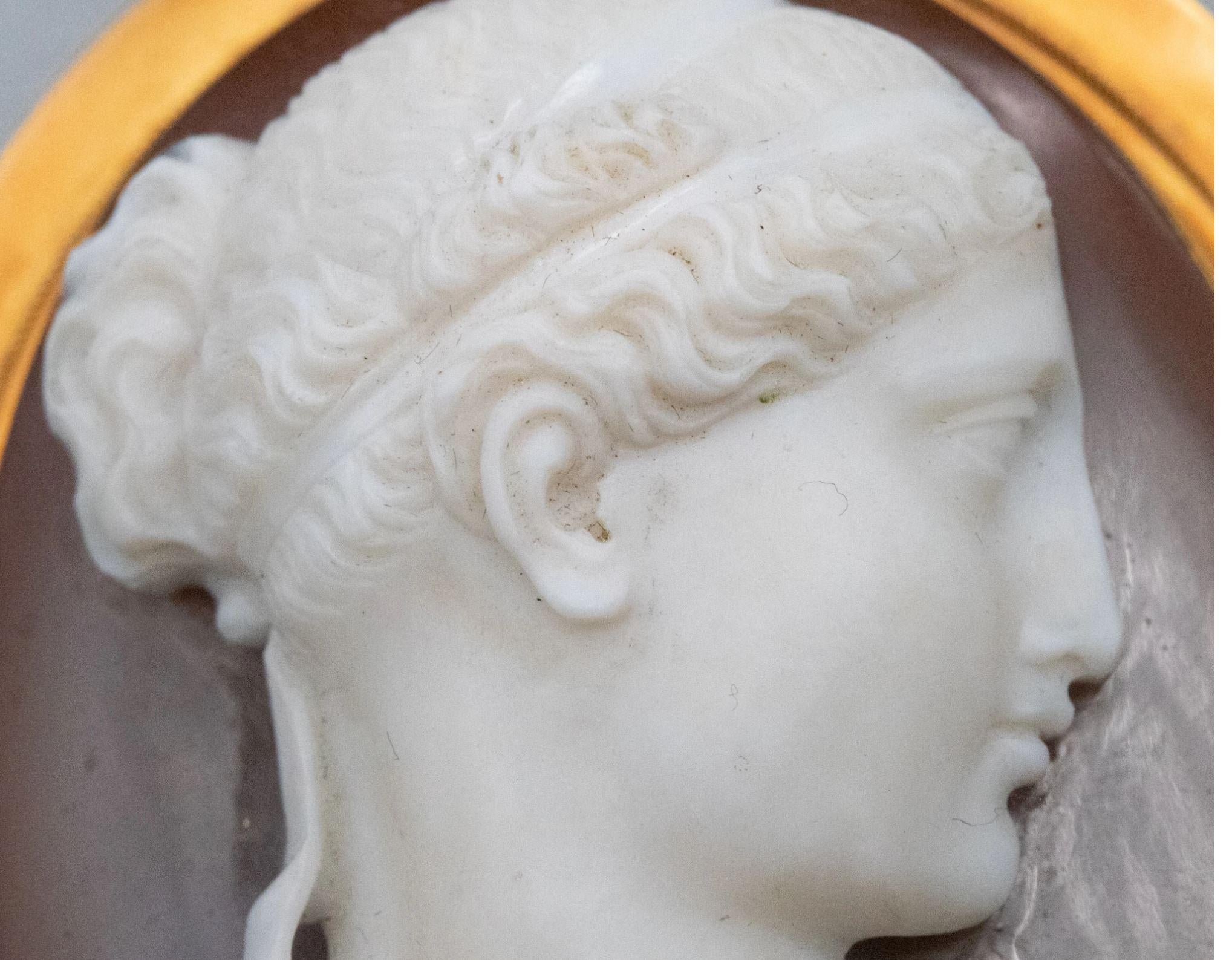 Néoclassique Emil Biedermann Pendentif de présentation autrichien de 1867 en or 19 carats en vente