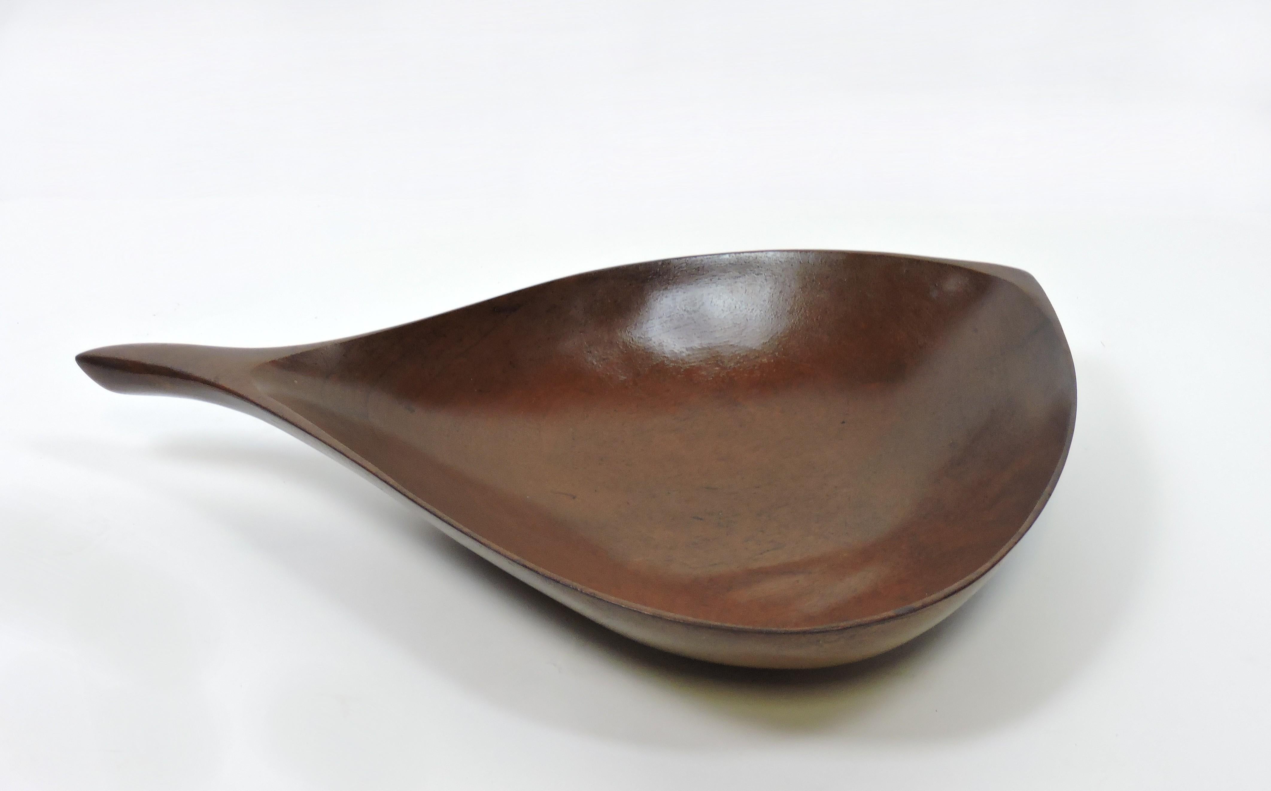 Emil Milan Large Sculptural Hand Carved Bissilon Wood Serving Bowl In Good Condition For Sale In Chesterfield, NJ