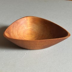Ciotola in legno intagliata a mano Emil Milan Petite