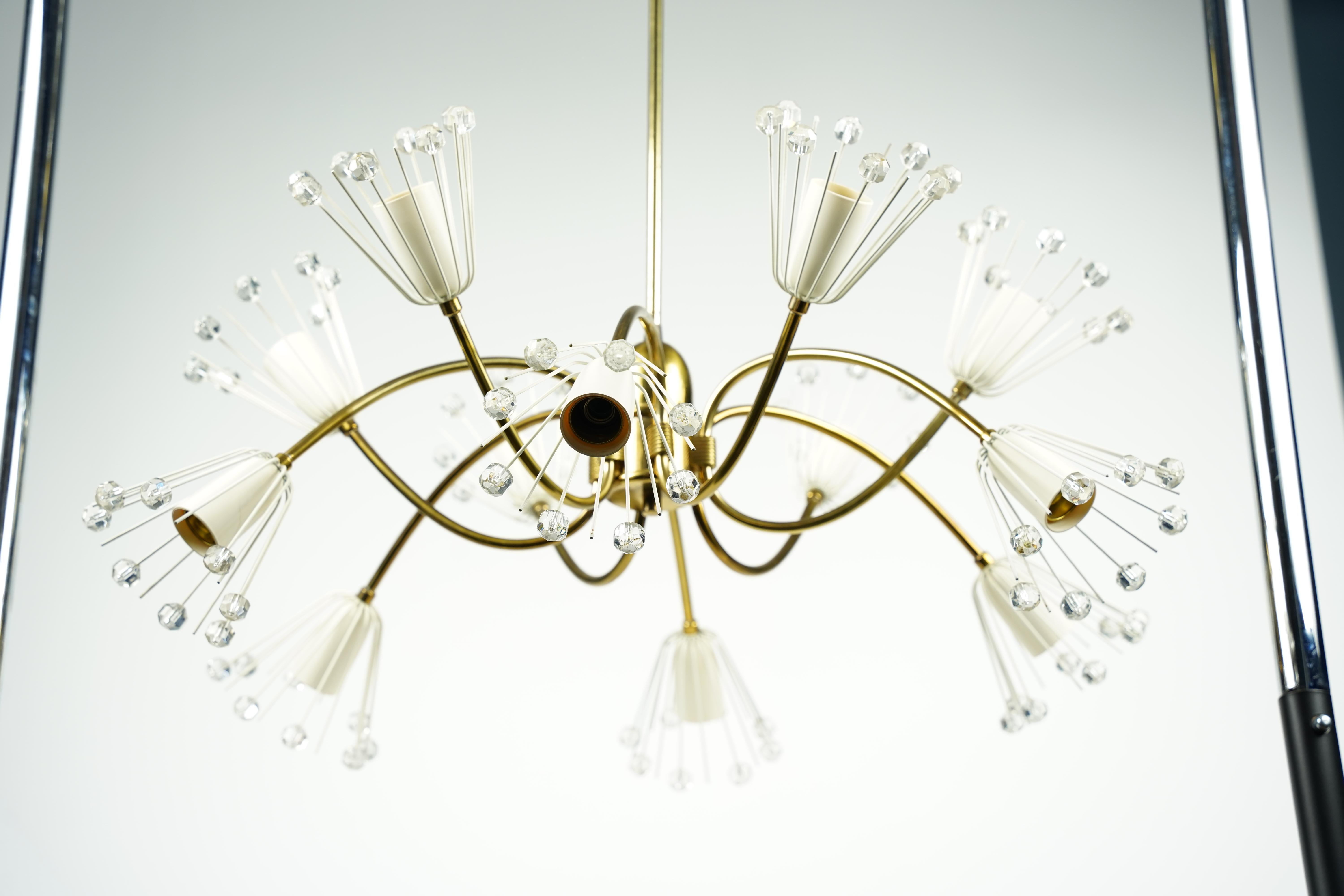 Austriaco Emil Stejnar per Rupert Nikoll Lampadario a 12 bracci in ottone, Austria, 1950 in vendita
