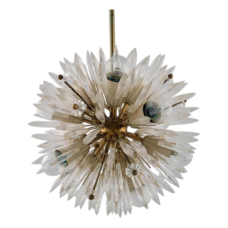 Emil Stejnar per Rupert Nikoll, impressionante lampada da soffitto in ottone e vetro artistico in vendita