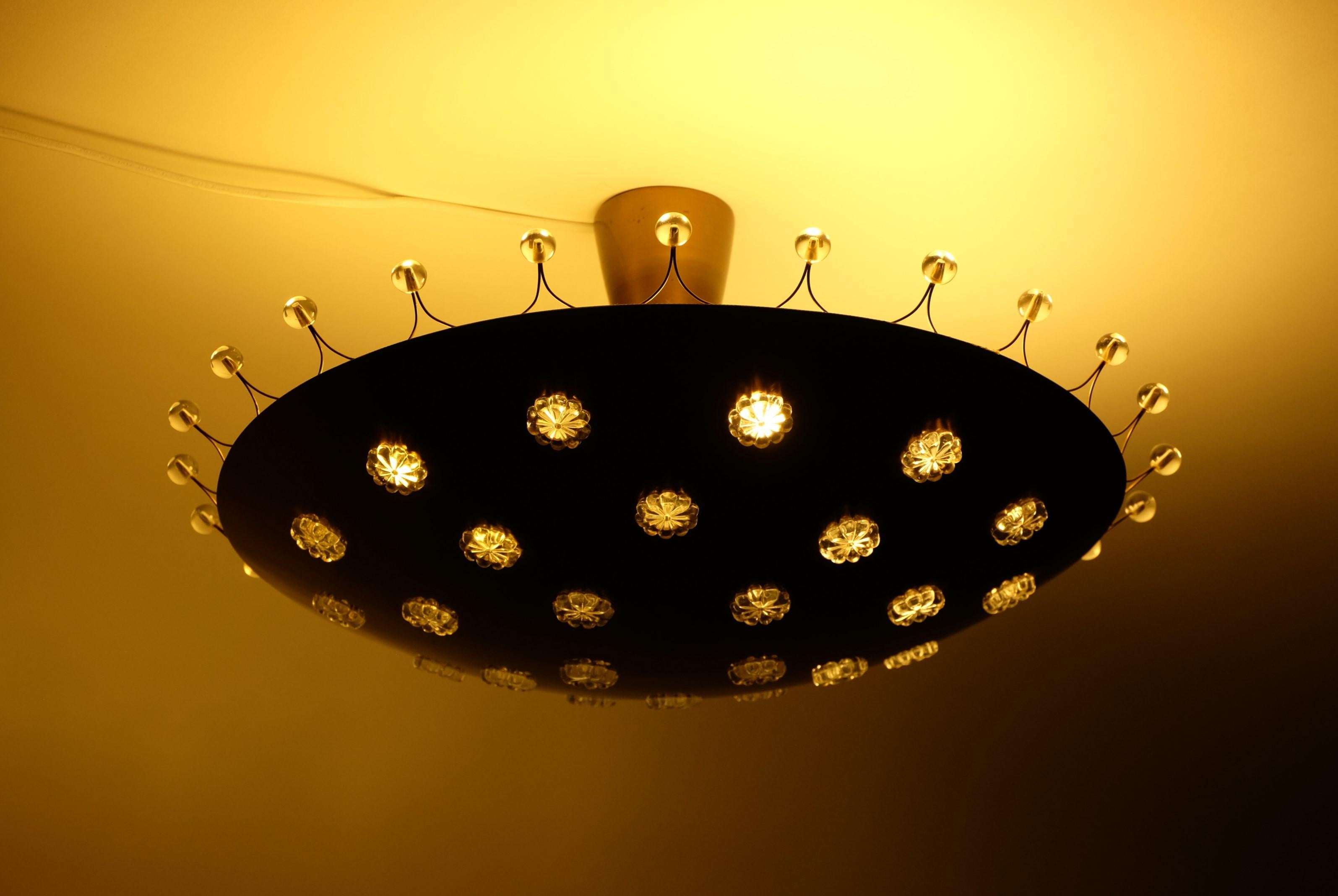 Emil Stejnar Mid-Century Modern Brass Bowl Flush Mount Lamp, Austria 1950s en venta 8