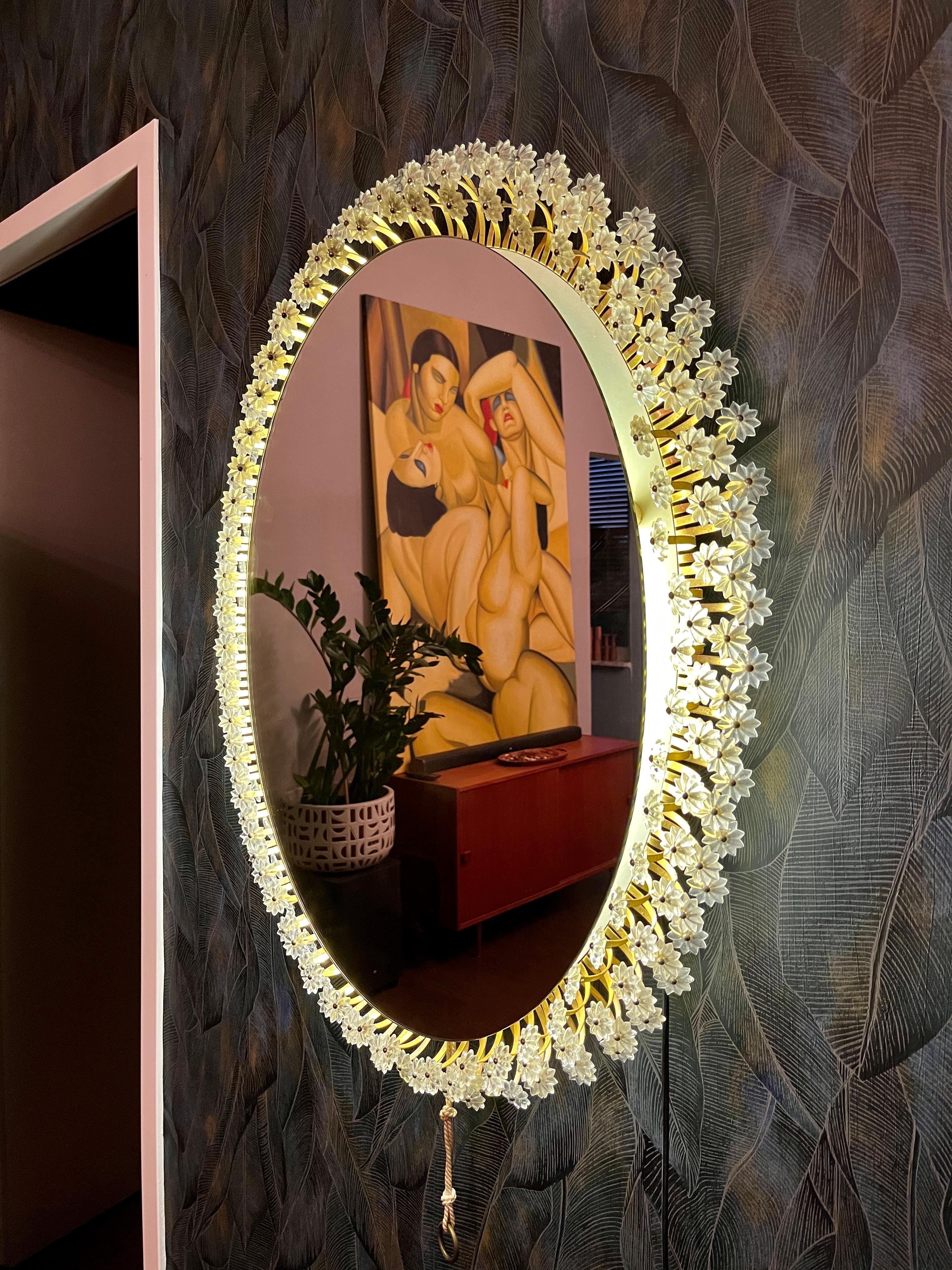 Mid-Century Modern Emil Stejnar miroir ovale à arrière-plan '50 en vente