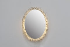 Ovaler Wandspiegel von Emil Stejnar mit 200+ hinterleuchteten österreichischen Kristallen