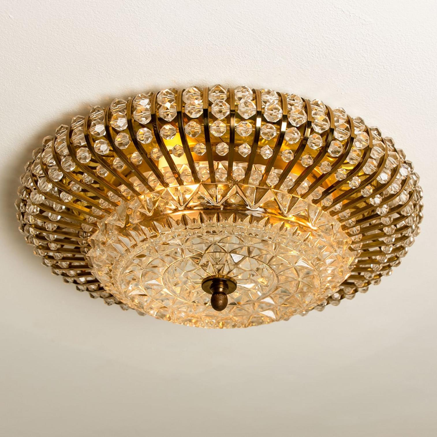 Monture encastrée en laiton, verre et perles acryliques de style Emil Stejnar, années 1950 Bon état - En vente à Rijssen, NL