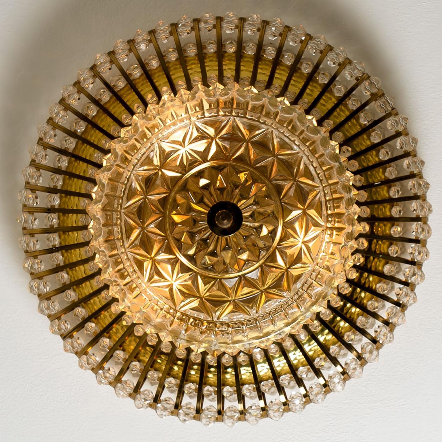 Laiton Monture encastrée en laiton, verre et perles acryliques de style Emil Stejnar, années 1950 en vente