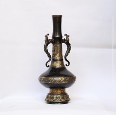 Emil Emile-Auguste Reiber und Christofle & Cie Eine Bronzevase im chinesischen Archaik-Stil